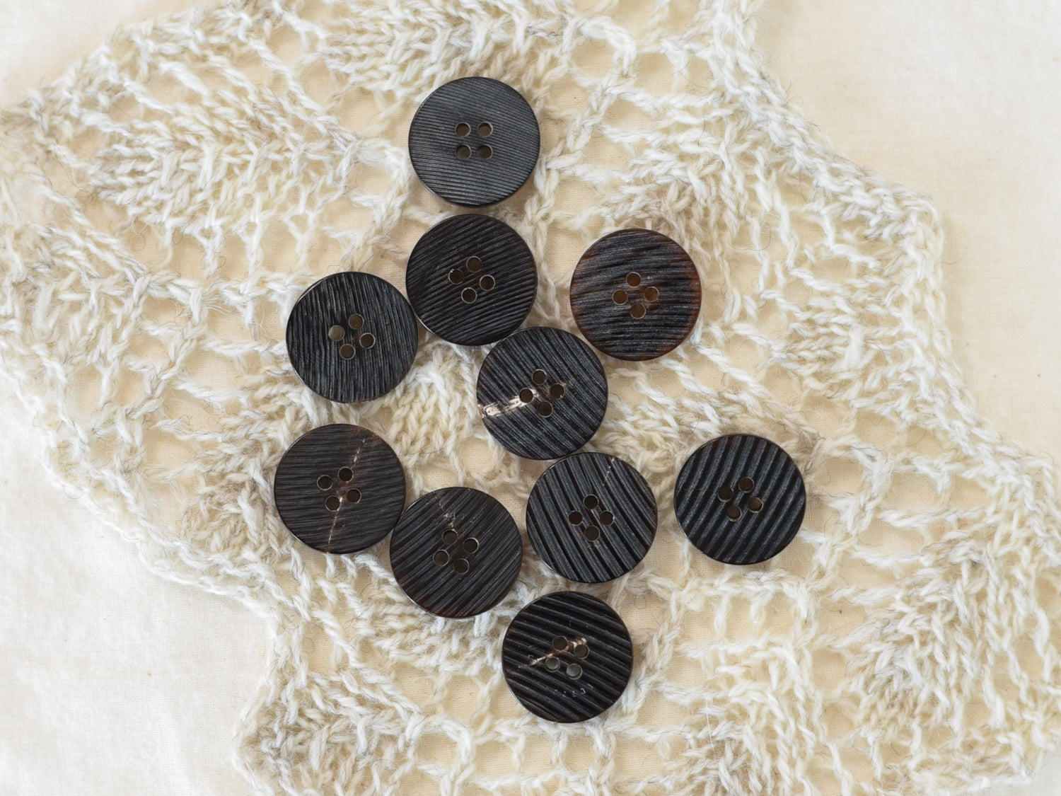 Enan <br/><small>20mm Buffalo Horn Button</small>