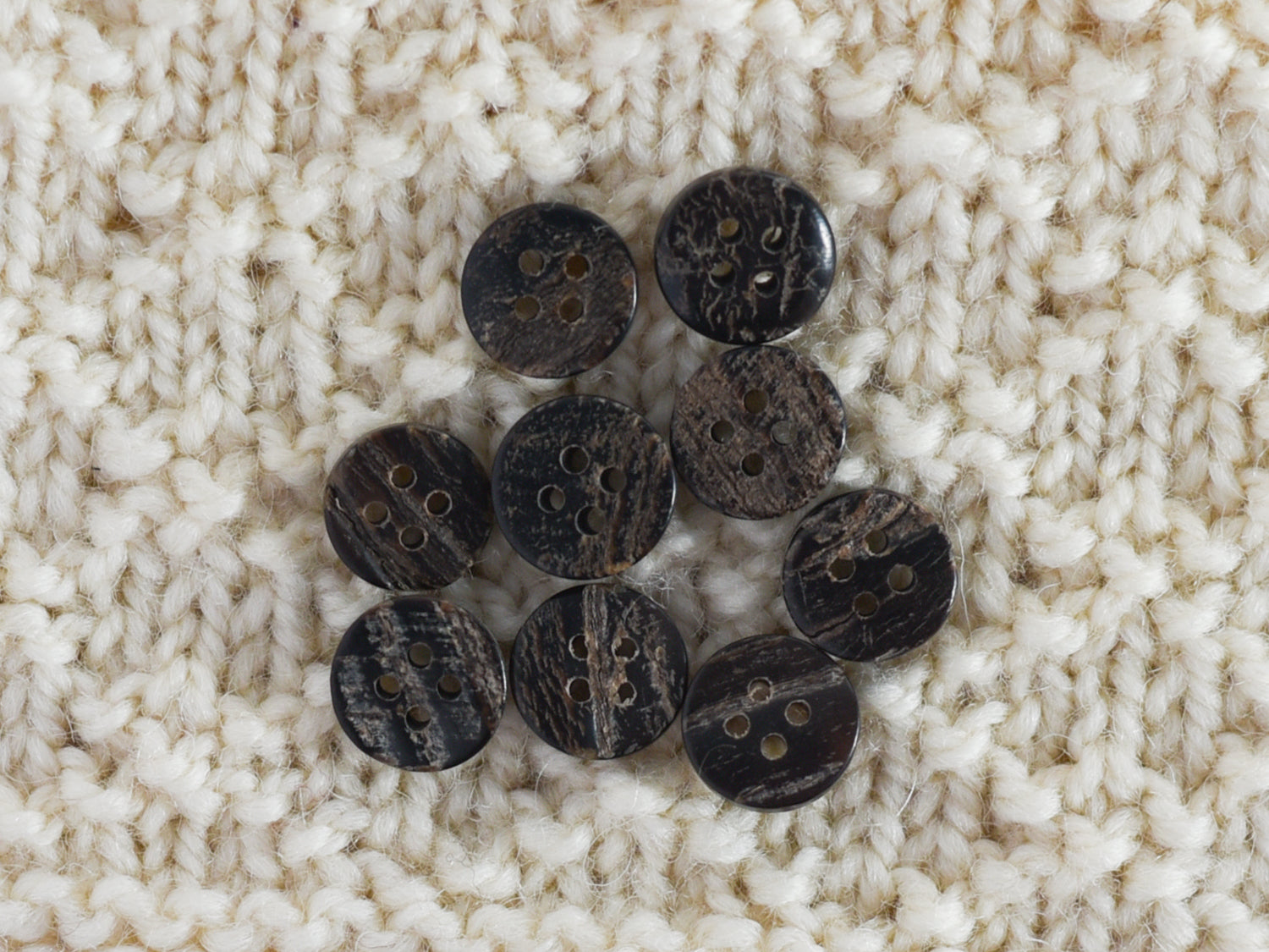 Earlie <br/><small>12mm Buffalo Horn Button</small>