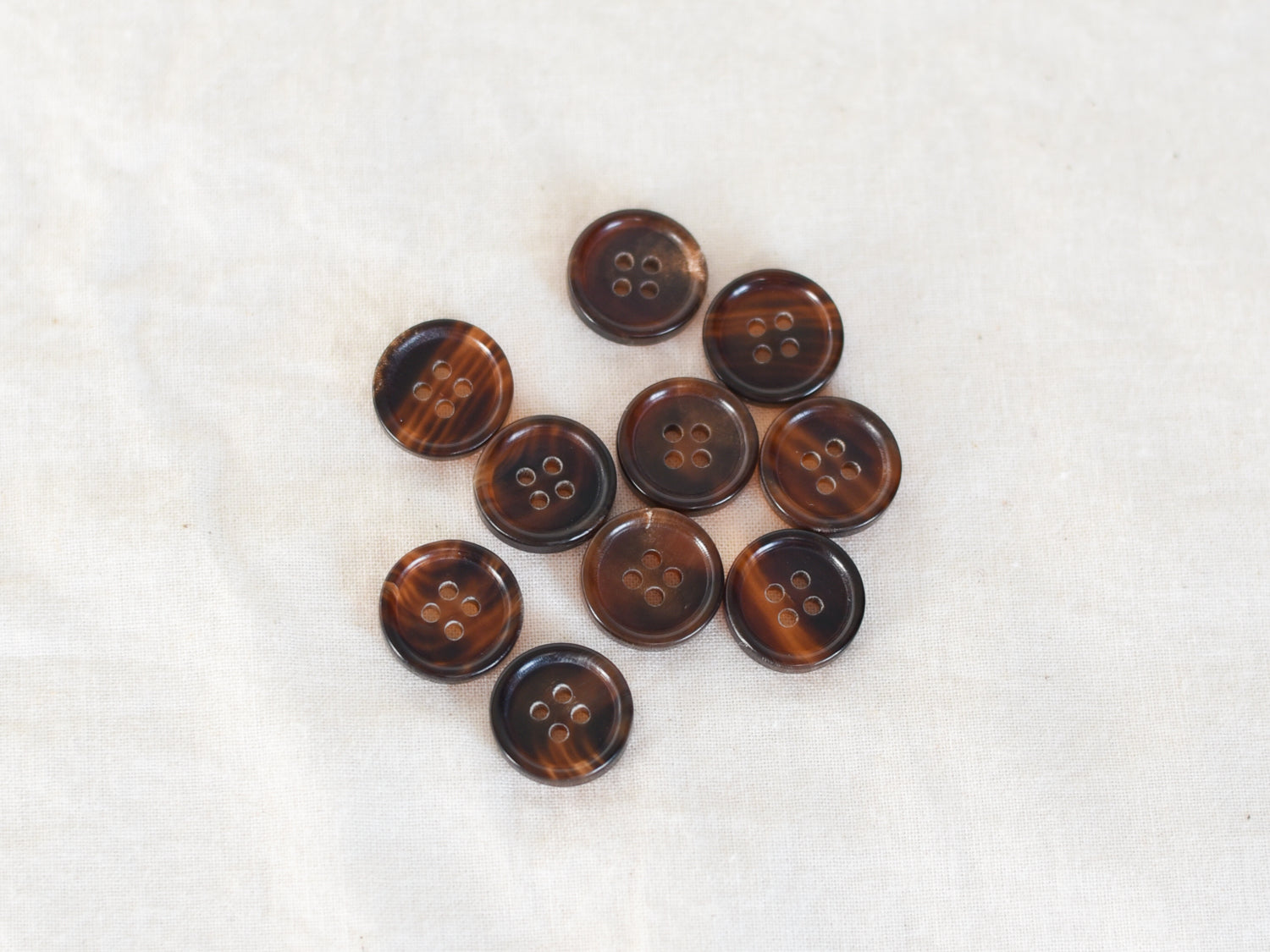 Rosann <br/><small>15mm Buffalo Horn Button</small>