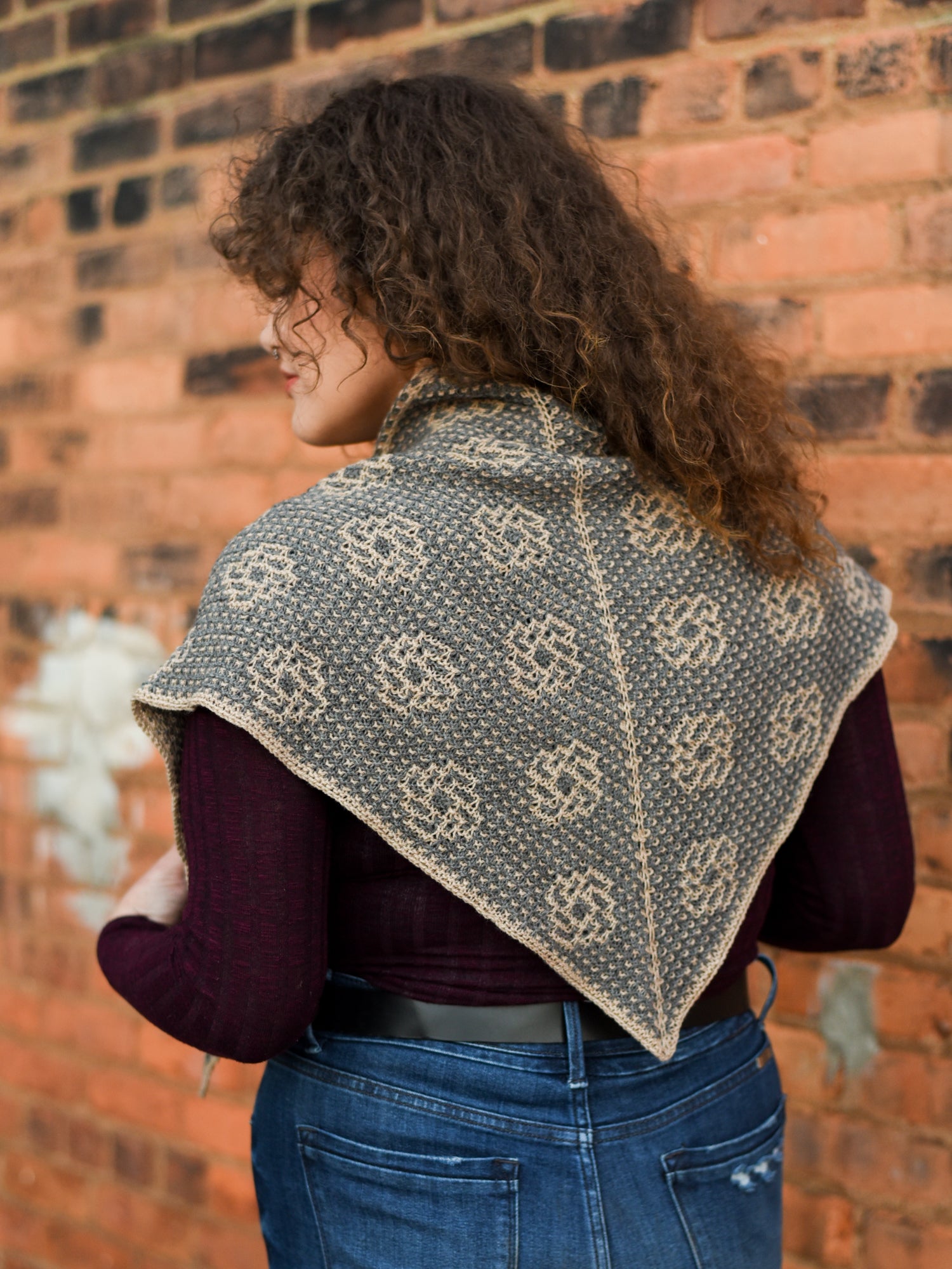 Dreams in Poppies Triangle shawl <br/><small>knitting pattern</small>