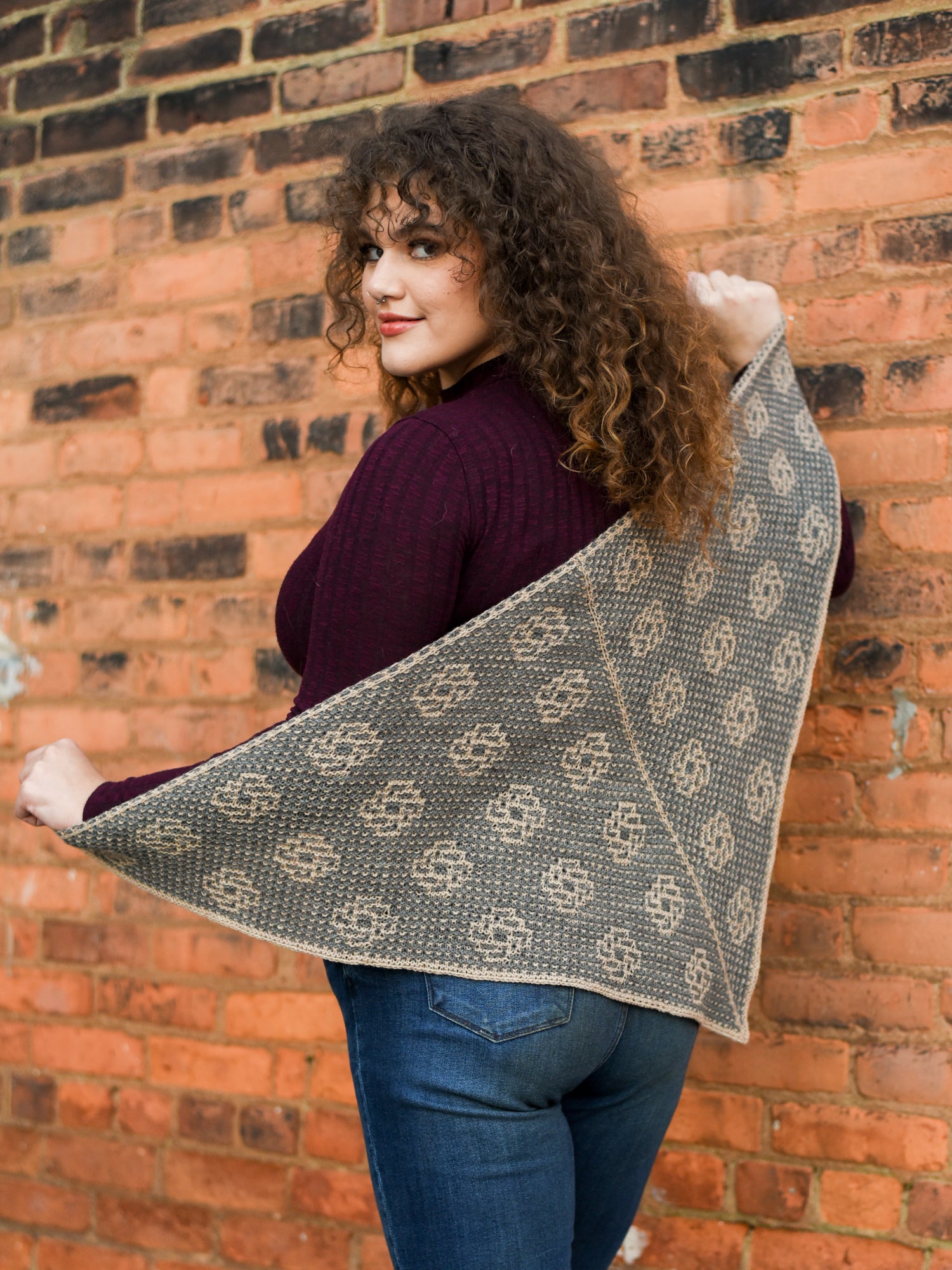 Dreams in Poppies Triangle shawl <br/><small>knitting pattern</small>