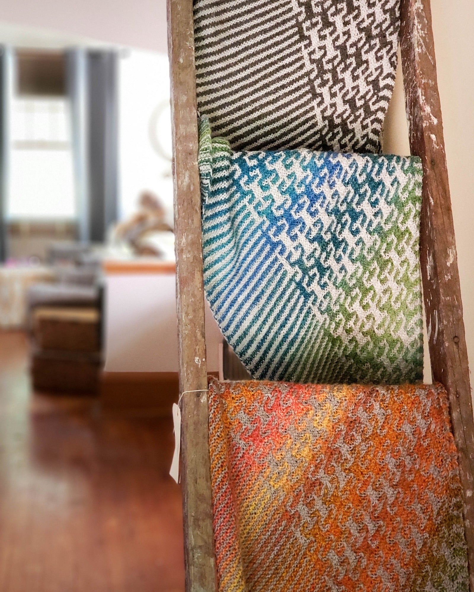 Hypnotik Shawl <br/><small>knitting pattern</small>