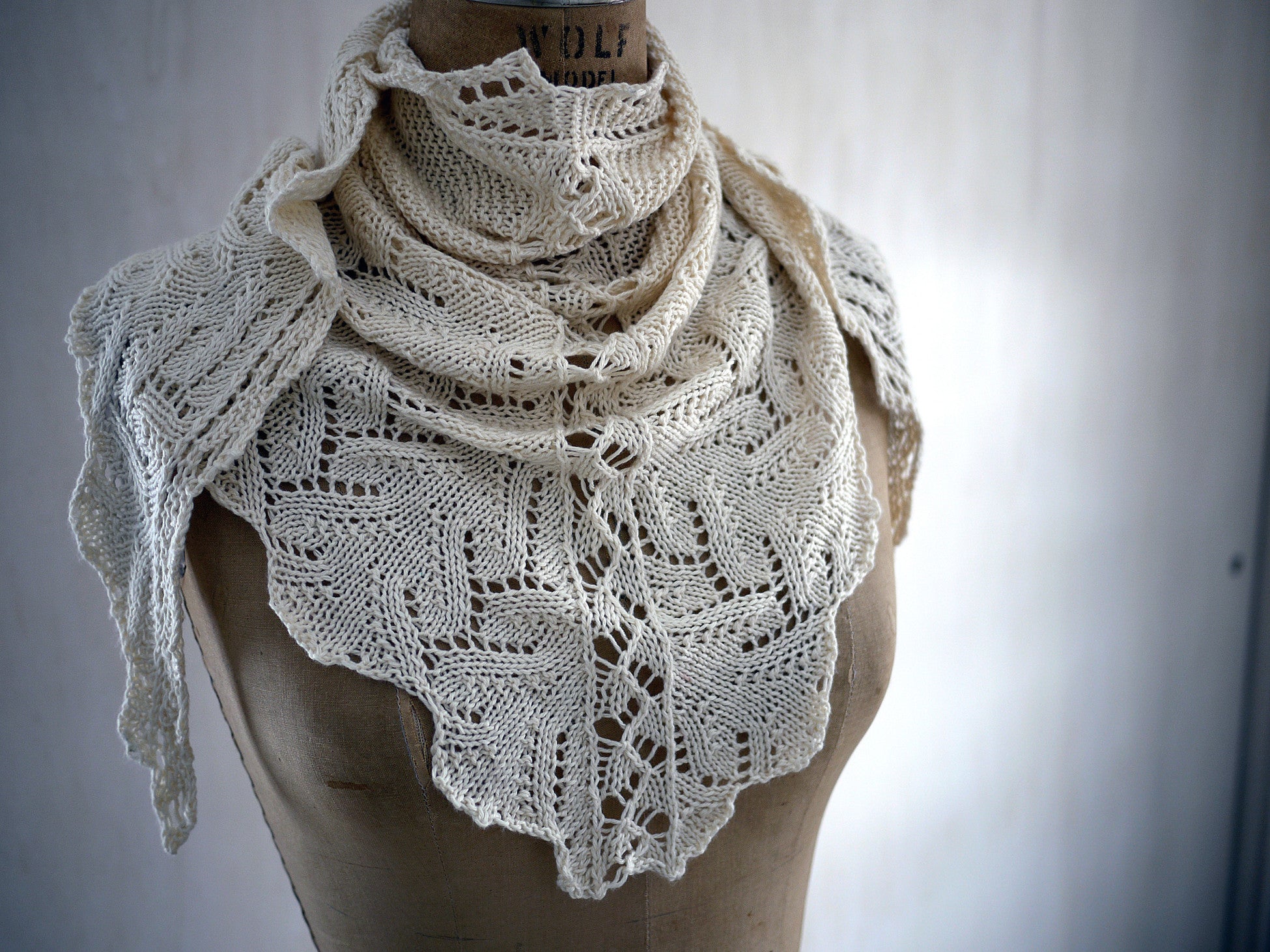 Love Shawlette <br/><small>knitting pattern</small>
