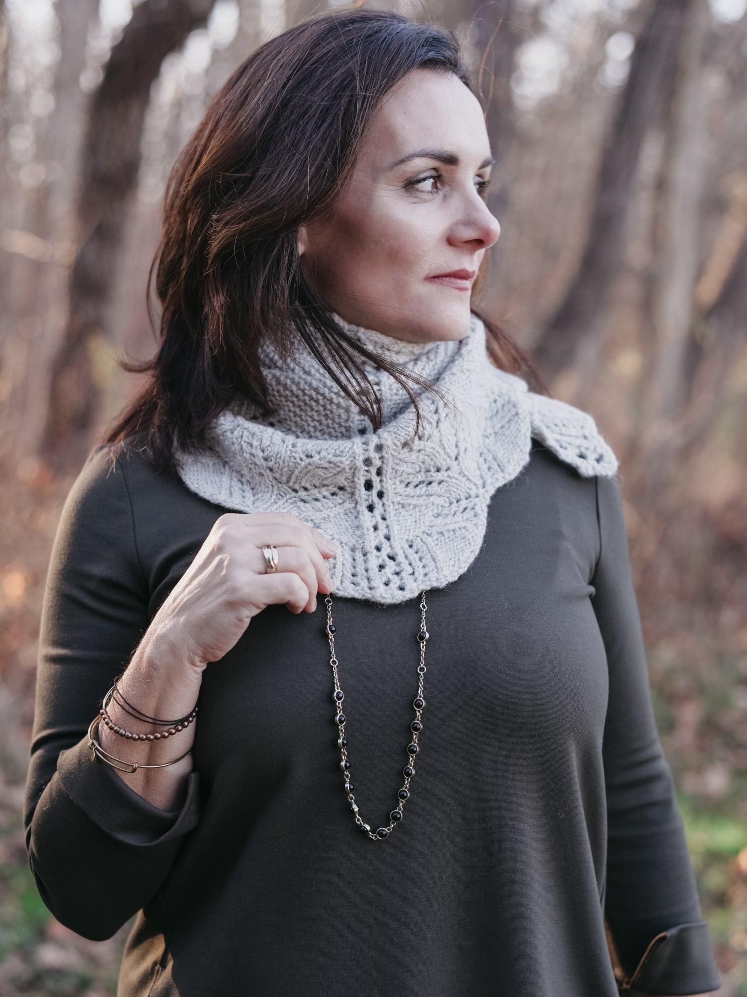 Les Abeilles Shawl <br/><small>knitting pattern</small>