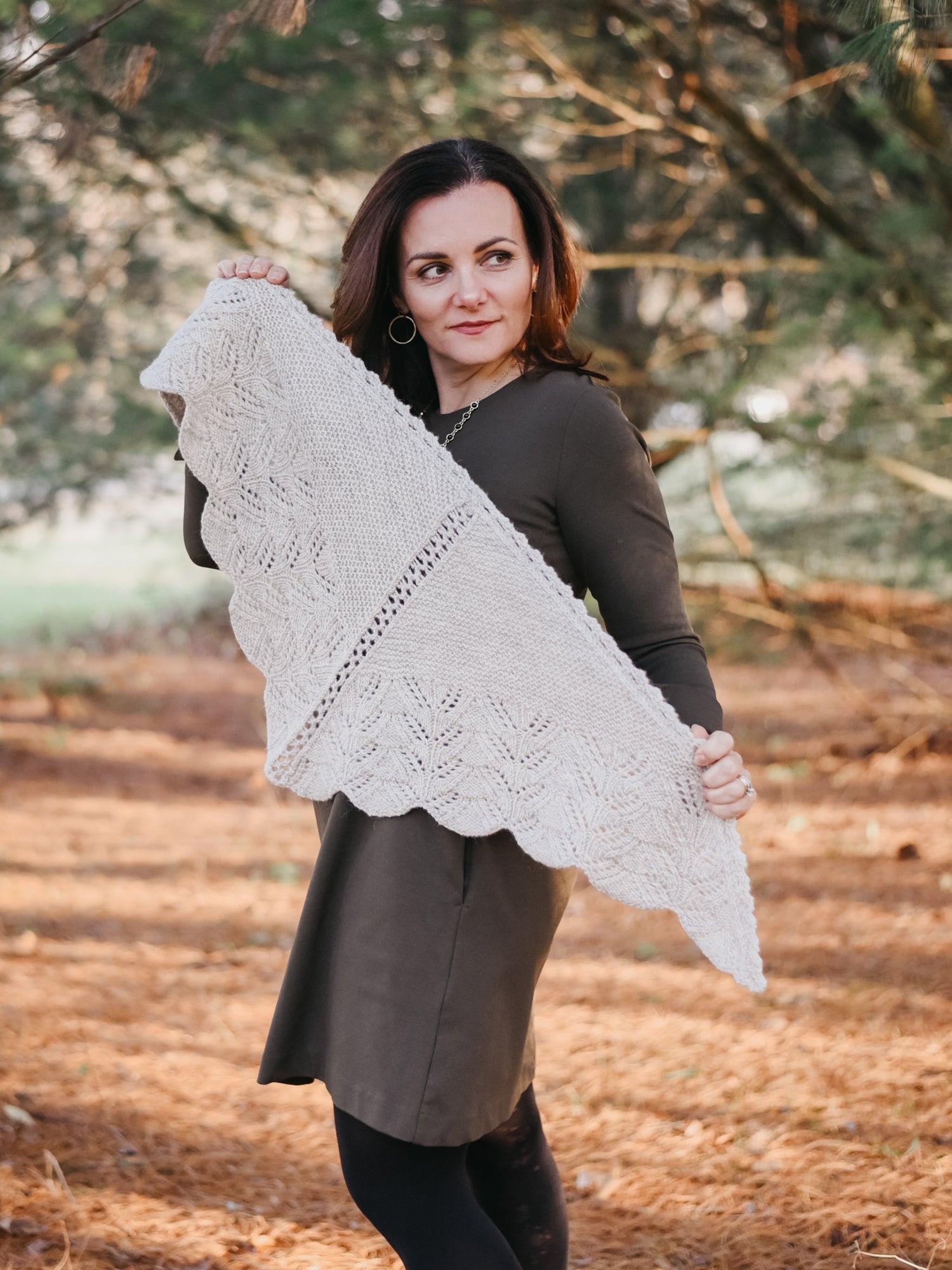 Les Abeilles Shawl <br/><small>knitting pattern</small>