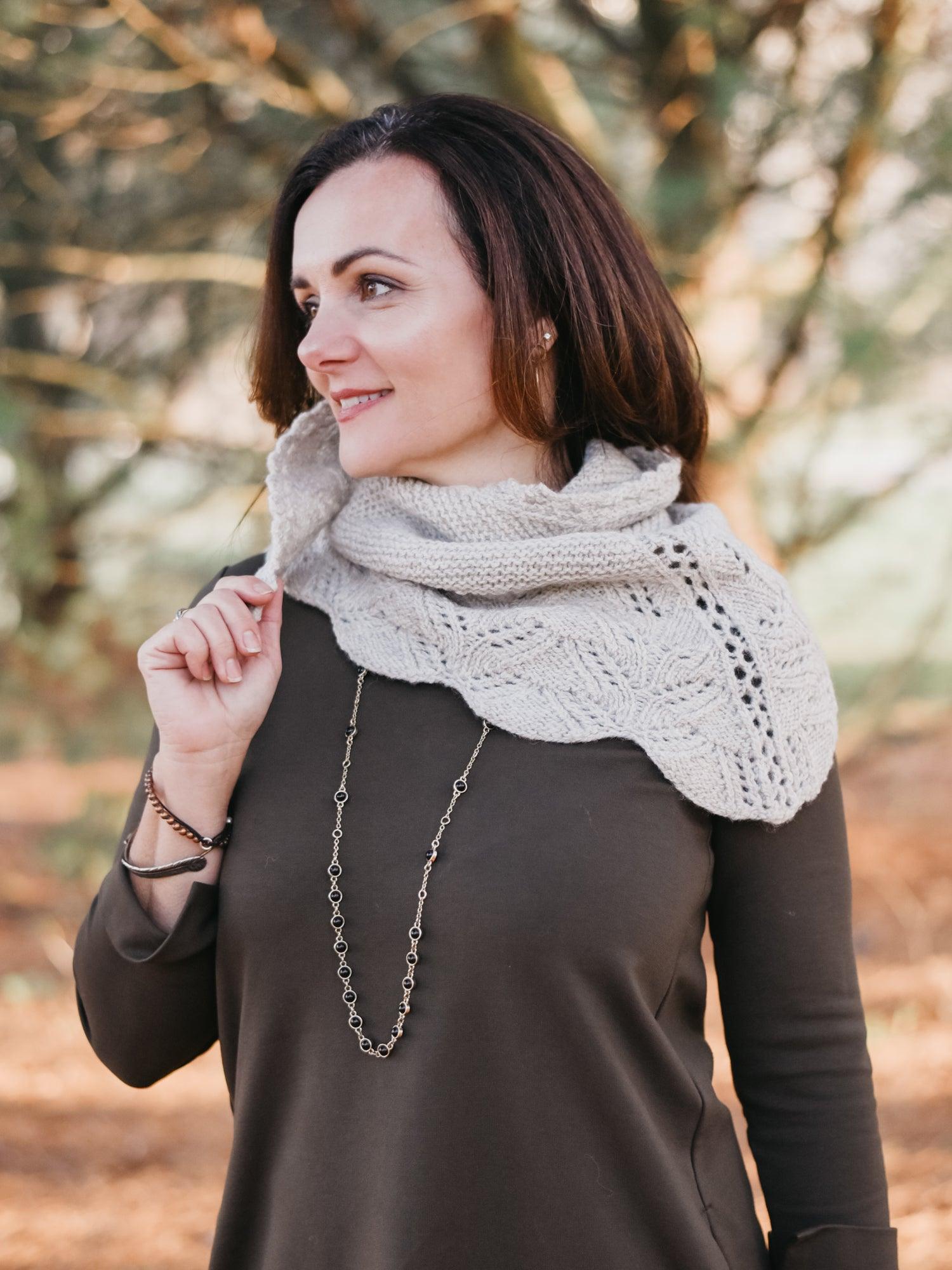 Les Abeilles Shawl <br/><small>knitting pattern</small>
