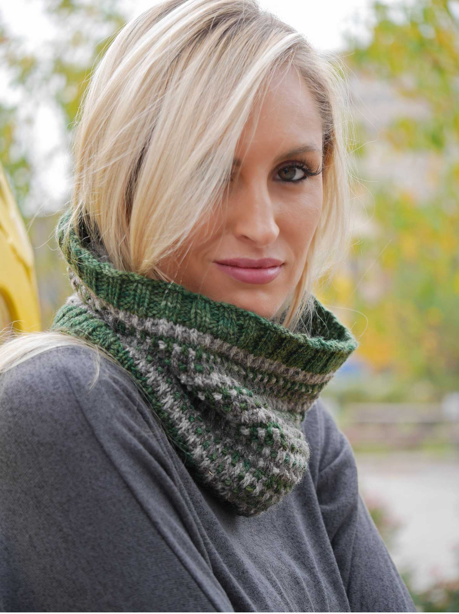 Mass Transit Cowl <br/><small>knitting pattern</small>