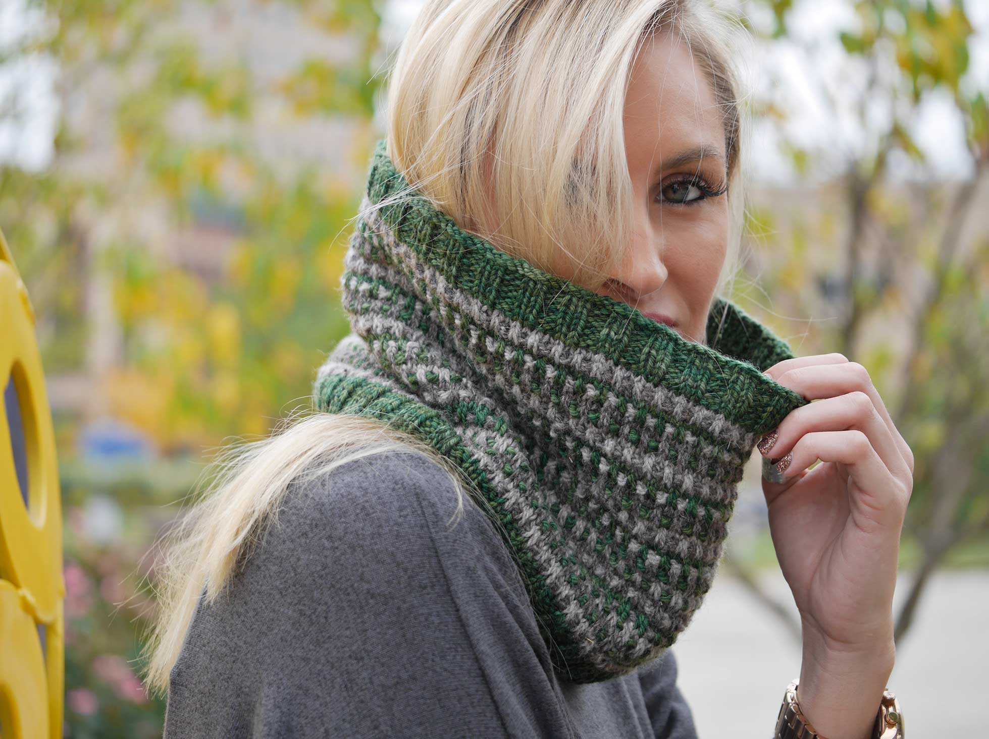 Mass Transit Cowl <br/><small>knitting pattern</small>