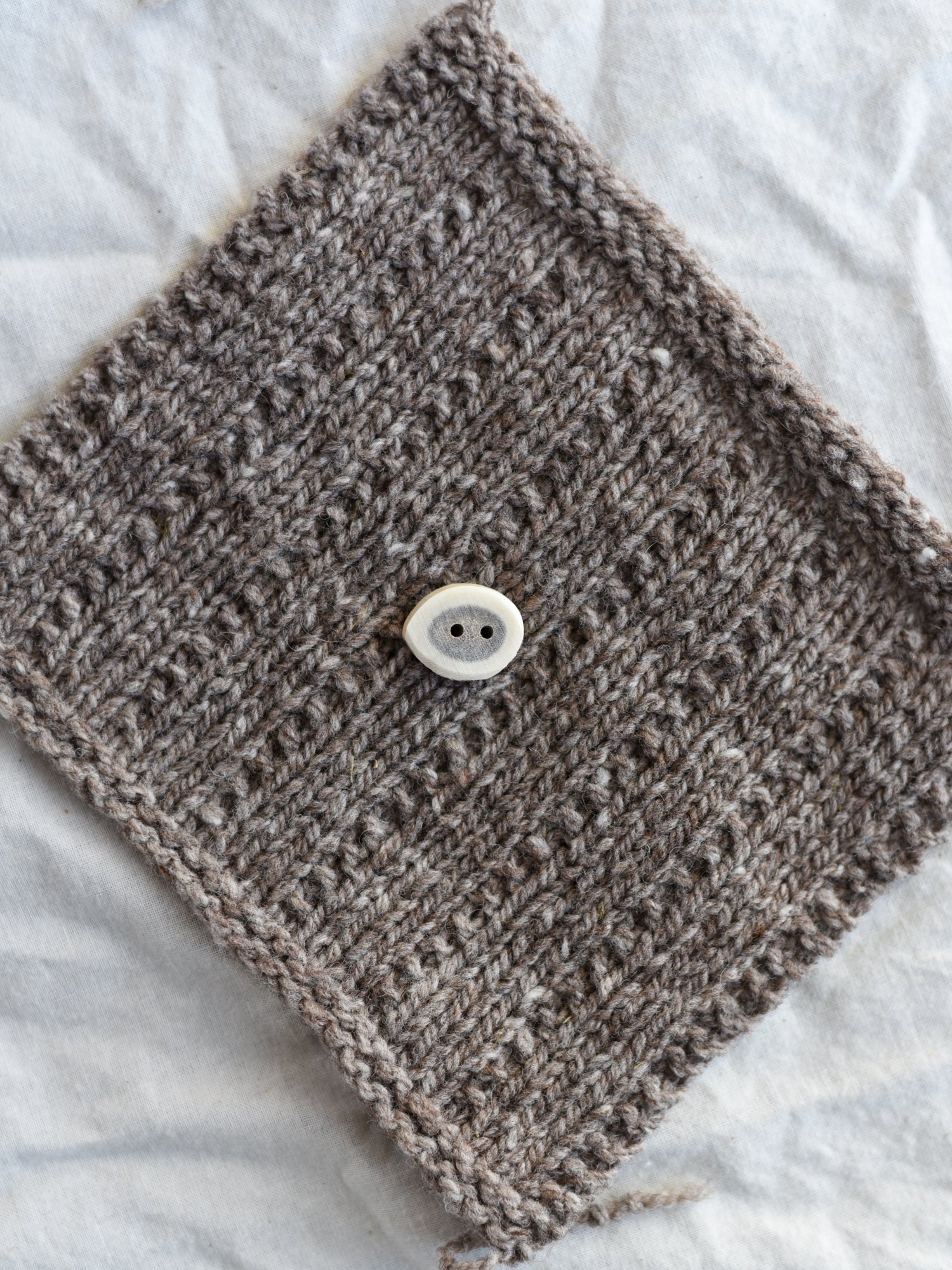 Doe <br/><small>15mm Antler Button</small>