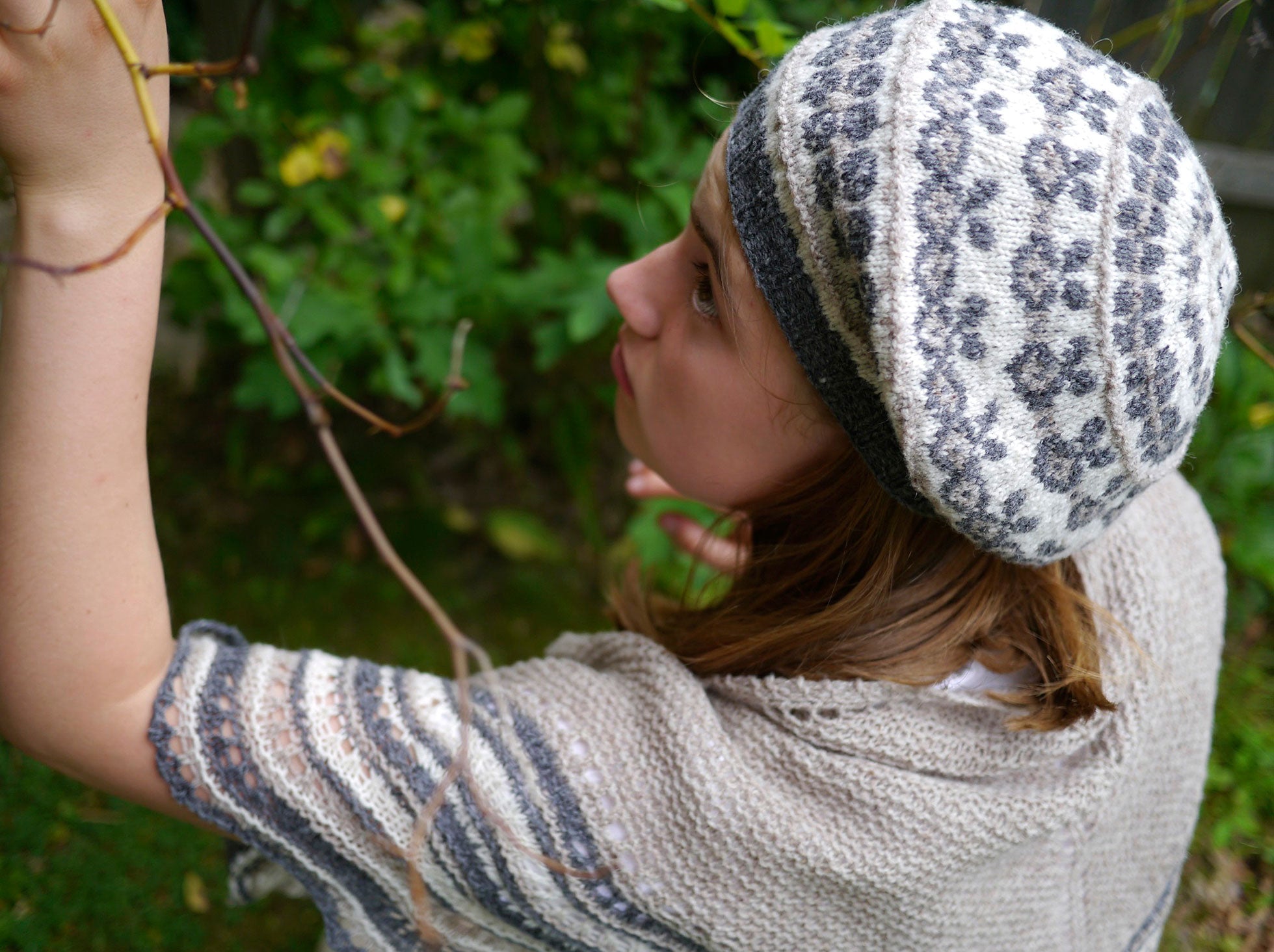 Apples in Clover Tam <br/><small>knitting pattern</small>