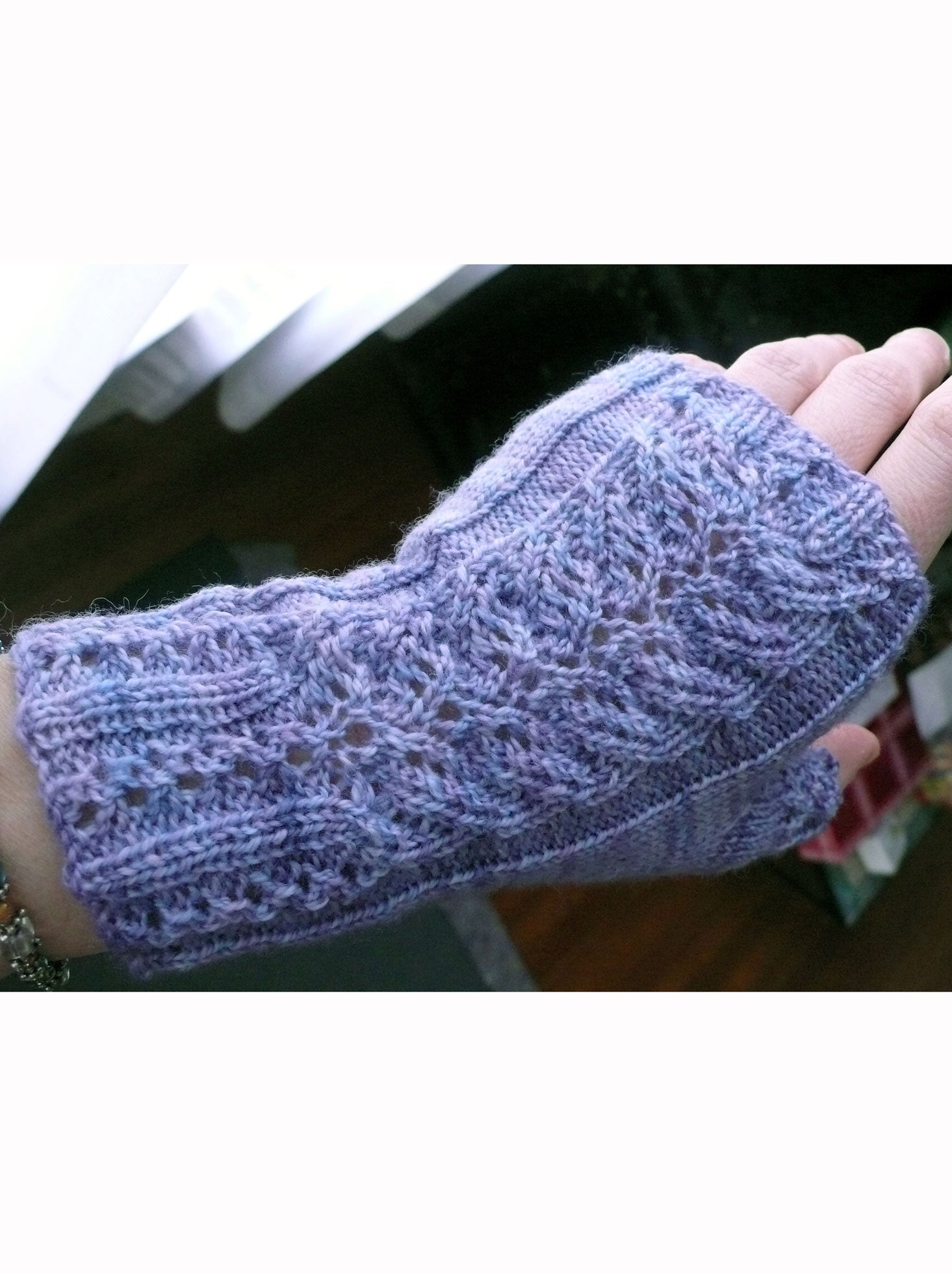 Delicato Mitts <br/><small>knitting pattern</small>