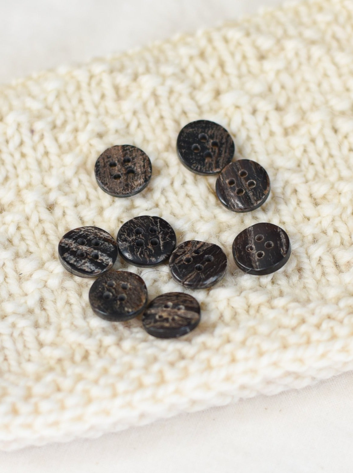 Earlie <br/><small>12mm Buffalo Horn Button</small>