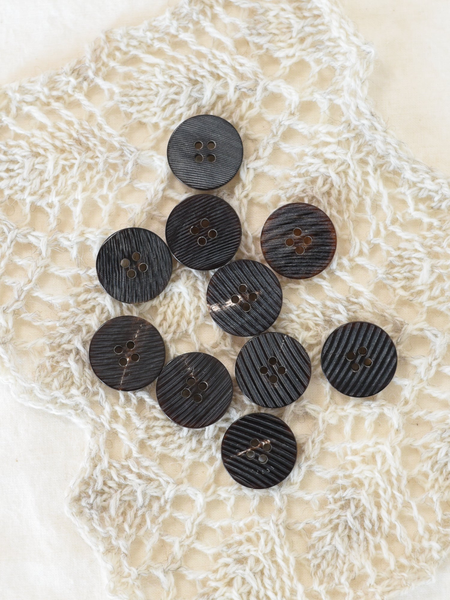 Enan <br/><small>20mm Buffalo Horn Button</small>