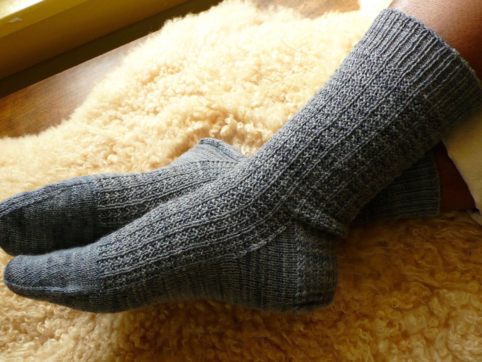Gridiron socks <br/><small>knitting pattern</small>