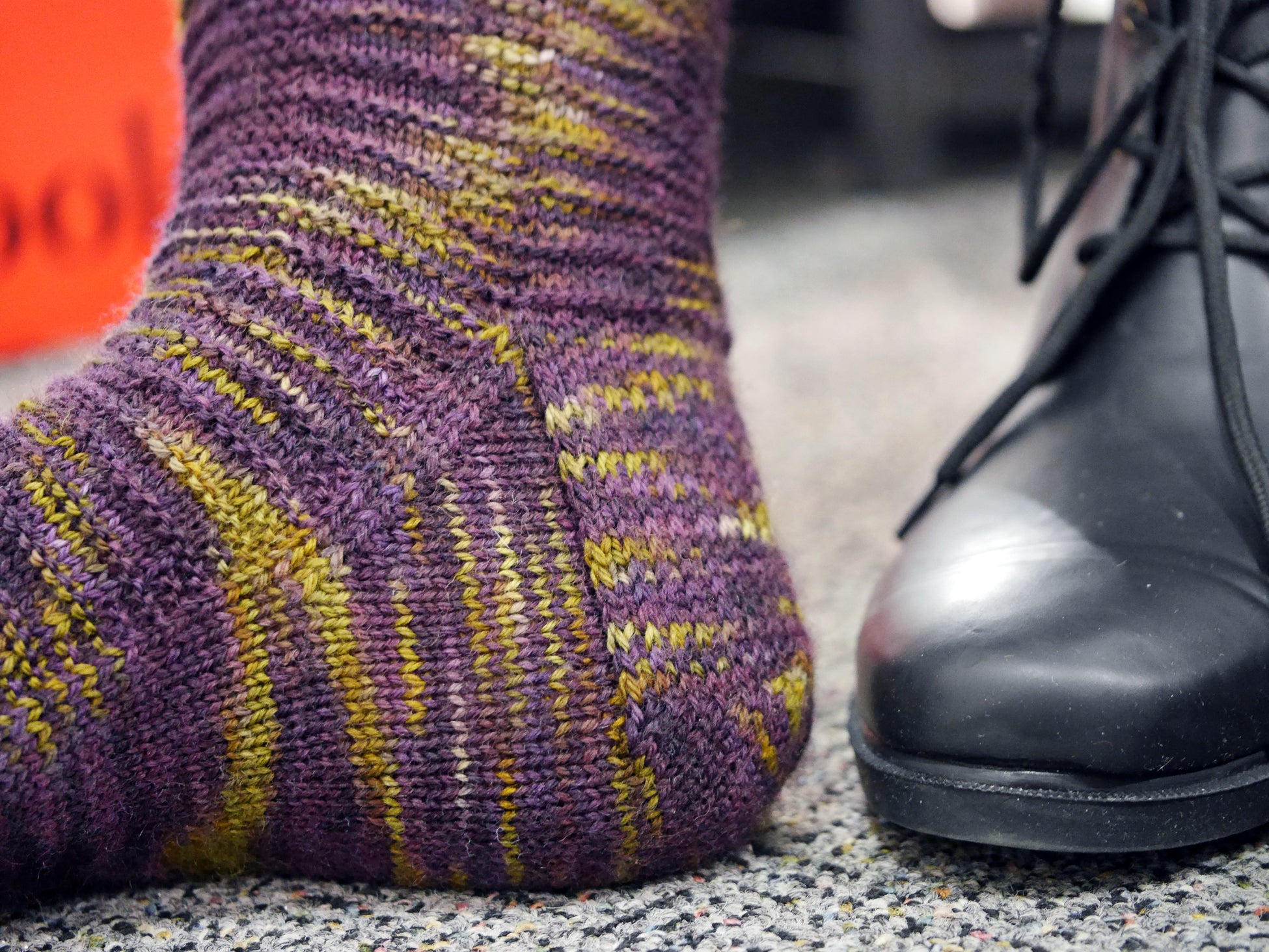 Grille socks <br/><small>knitting pattern</small>
