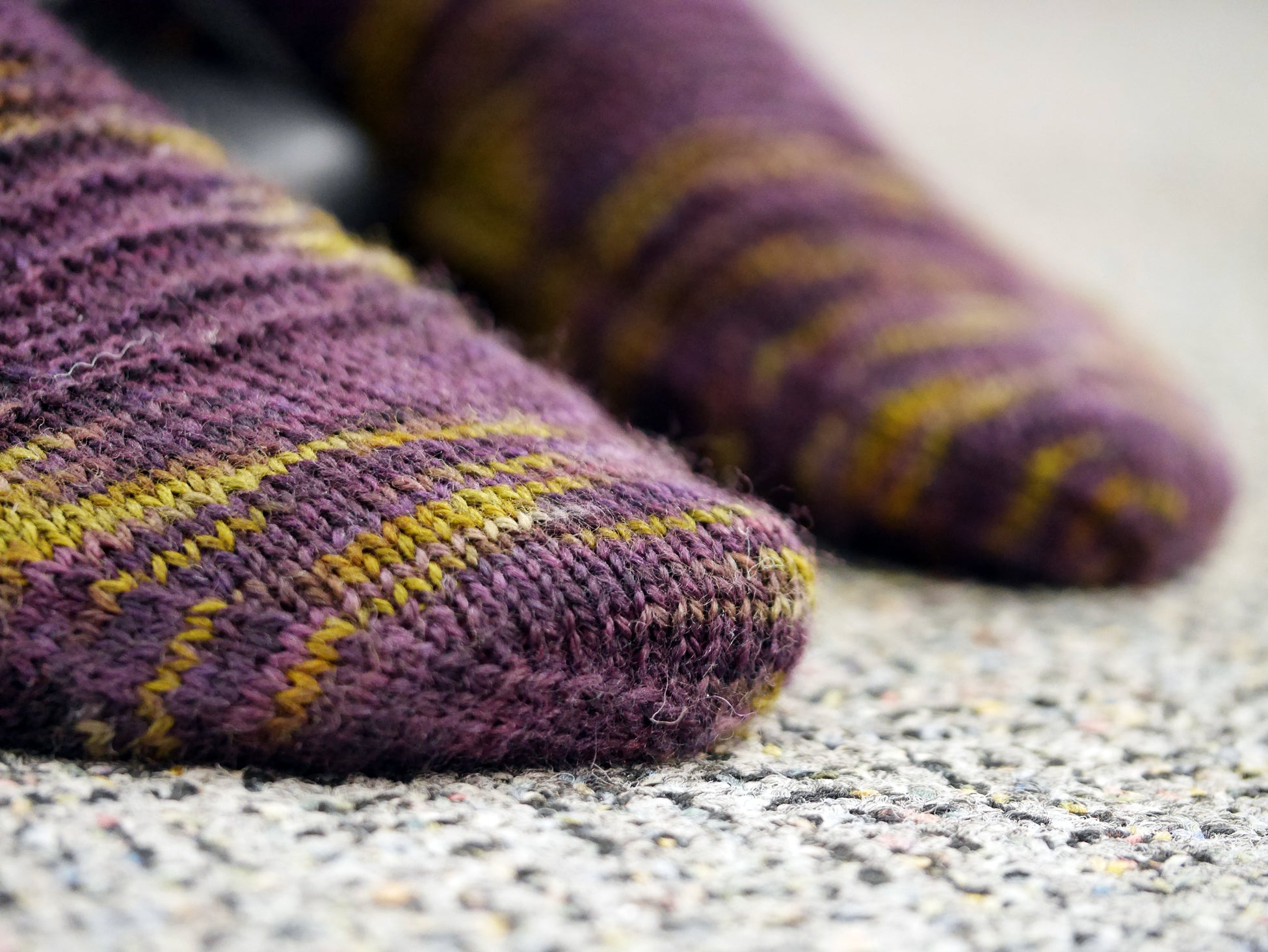 Grille socks <br/><small>knitting pattern</small>