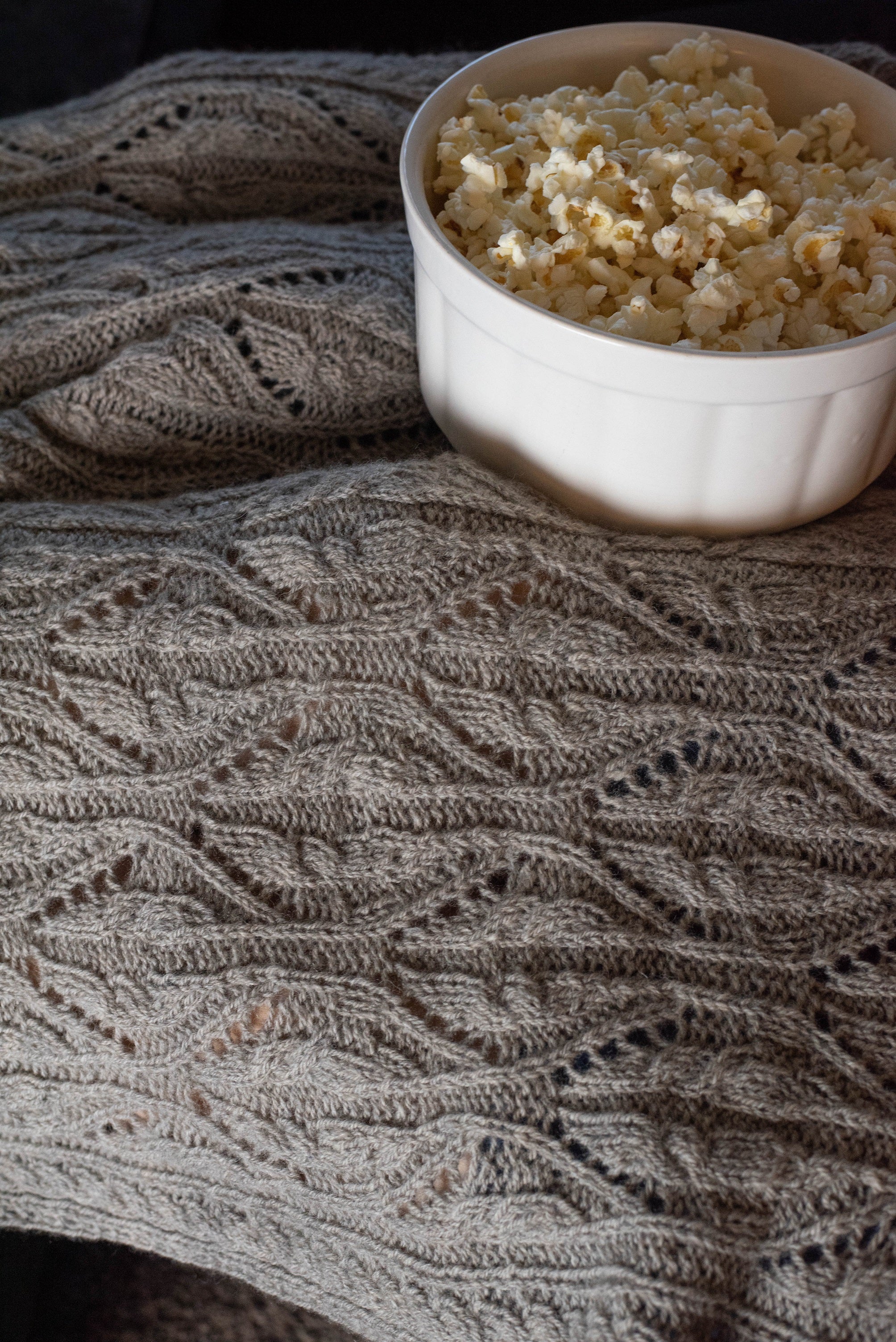 Hourglass Throw <br/><small>knitting pattern</small>