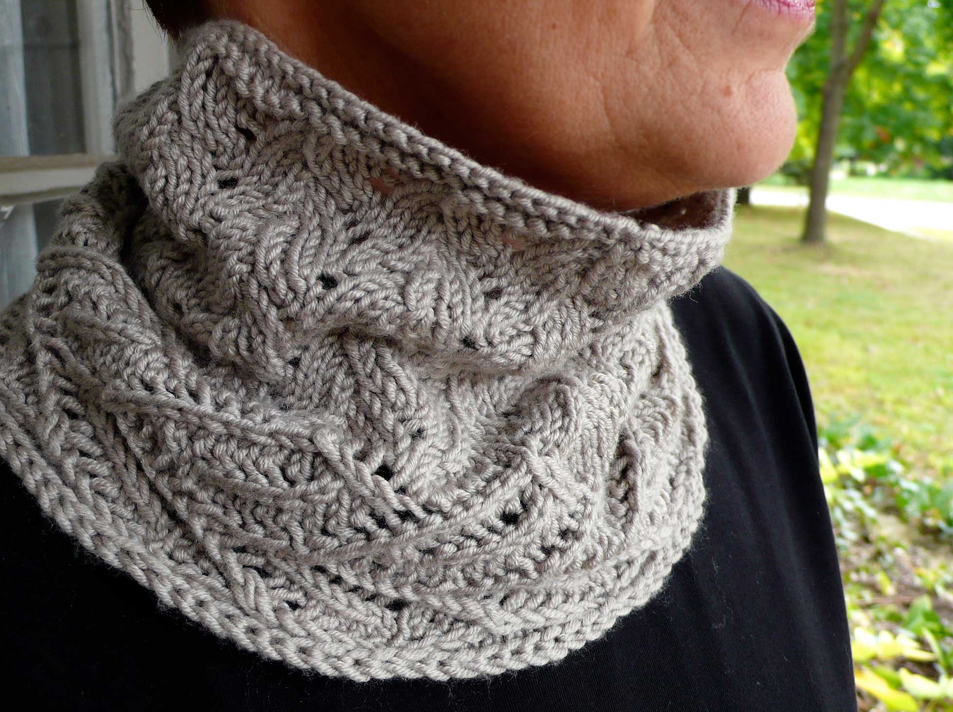 Ivy Vines Neckwarmer <br/><small>knitting pattern</small>