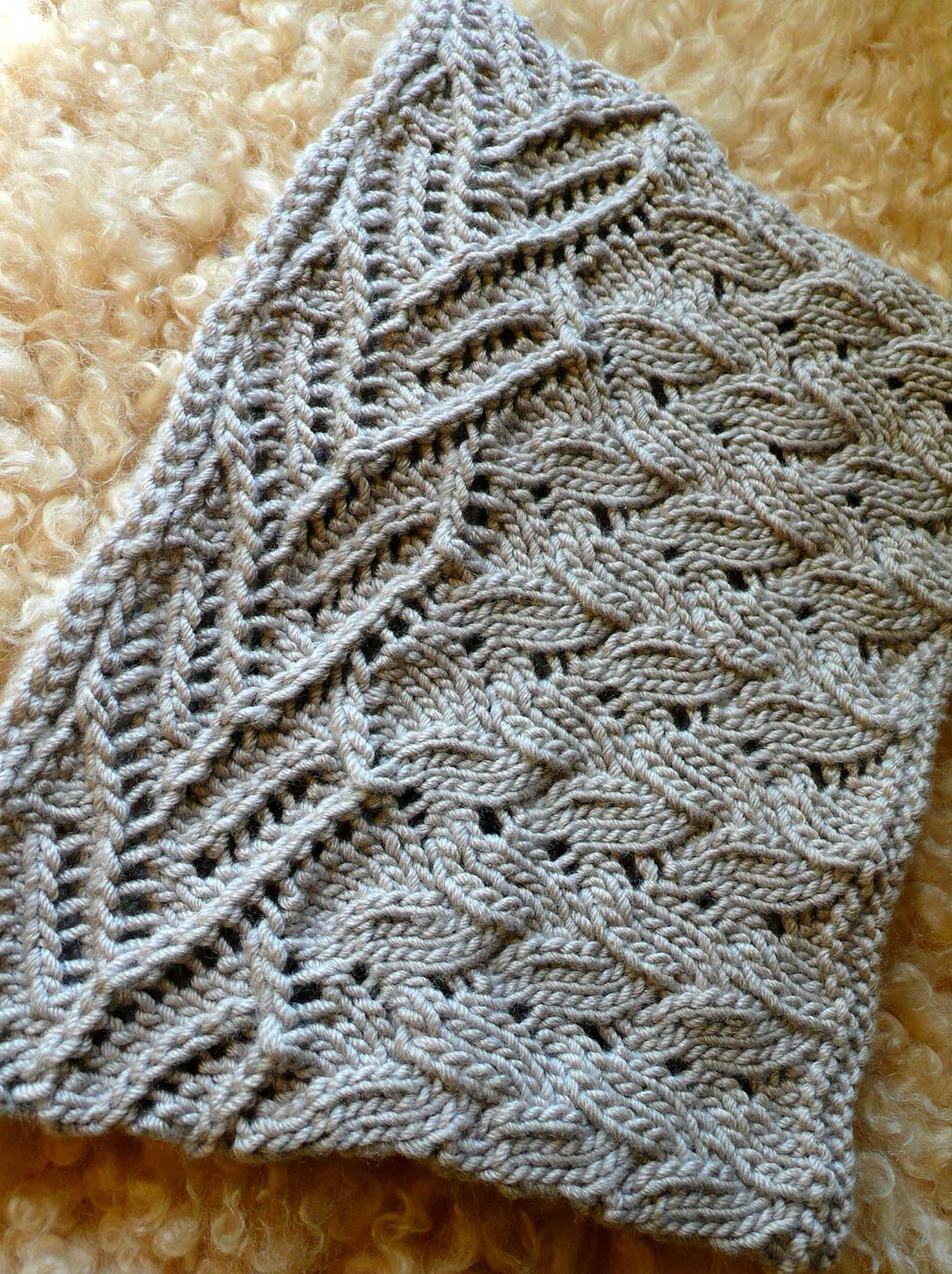 Ivy Vines Neckwarmer <br/><small>knitting pattern</small>