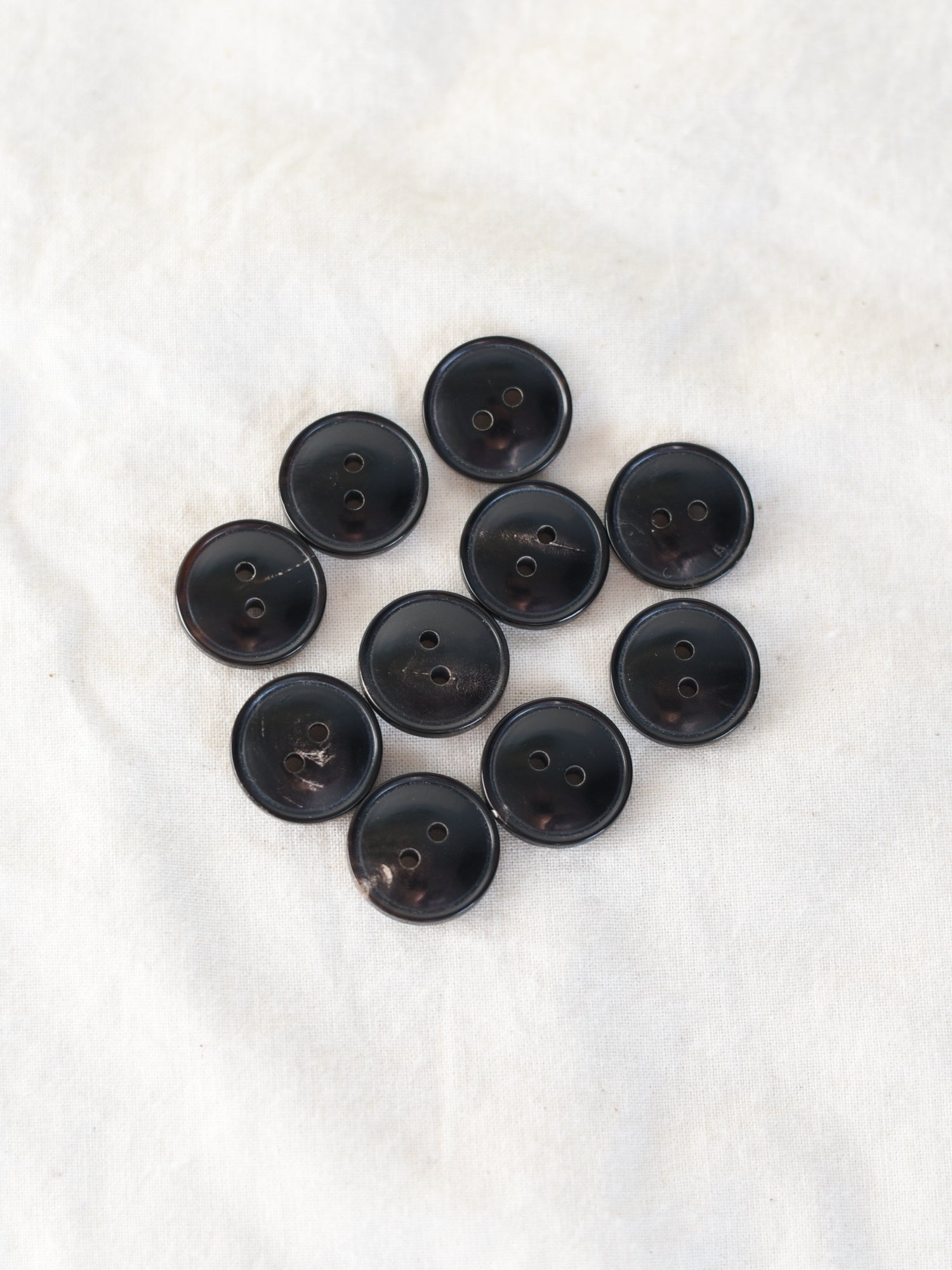 Jordan <br/><small>18mm Buffalo Horn Button</small>