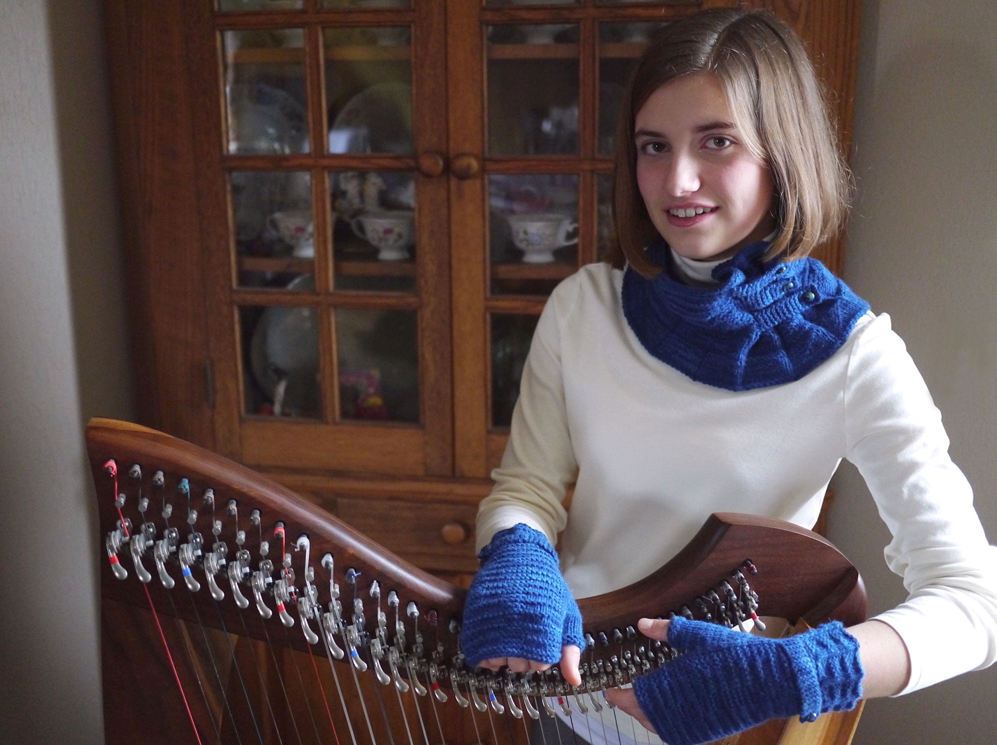 Kiltie Cowl and Mitts <br/><small>knitting pattern</small>