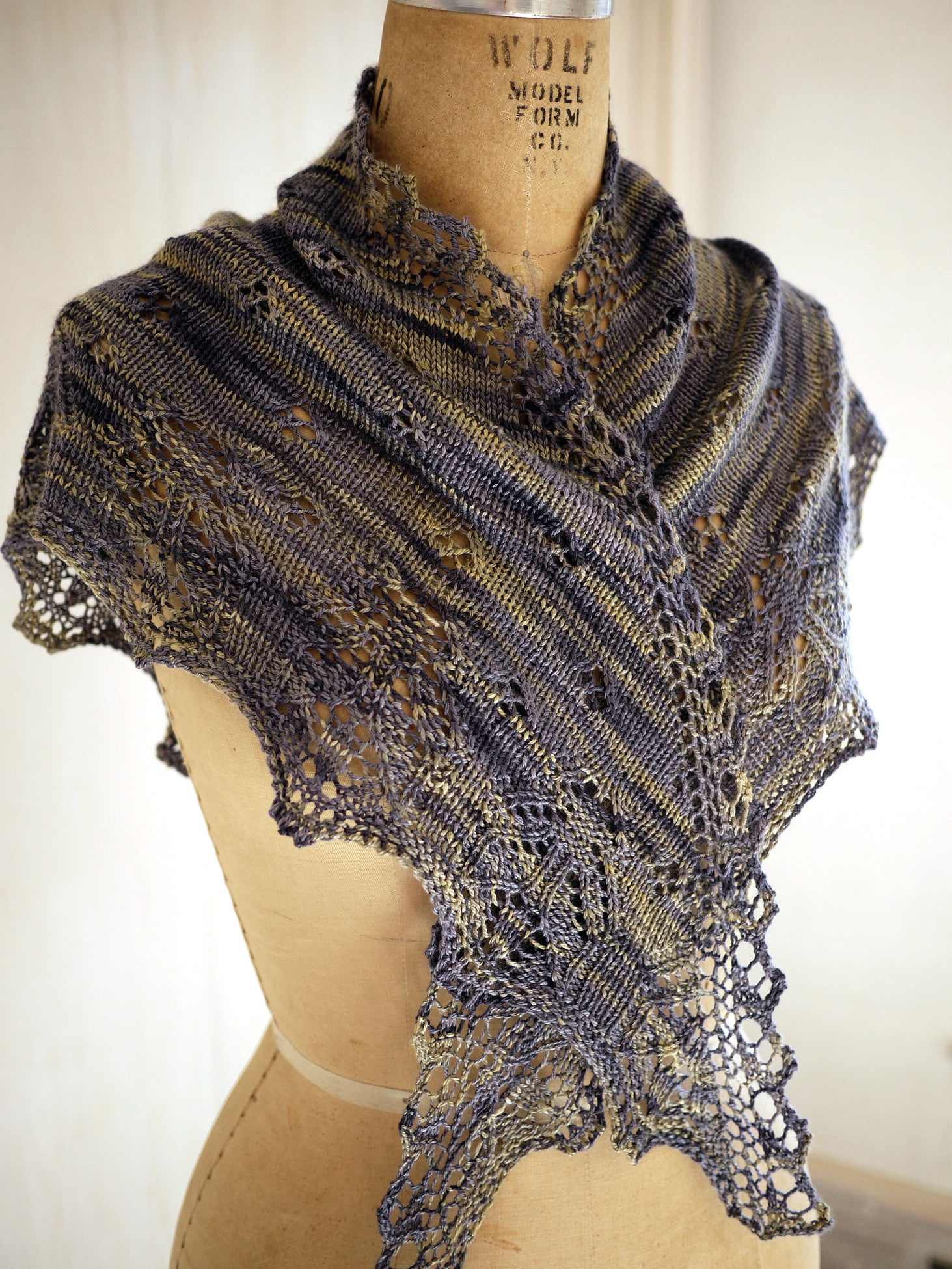Luciole Triangle Shawl <br/><small>knitting pattern</small>