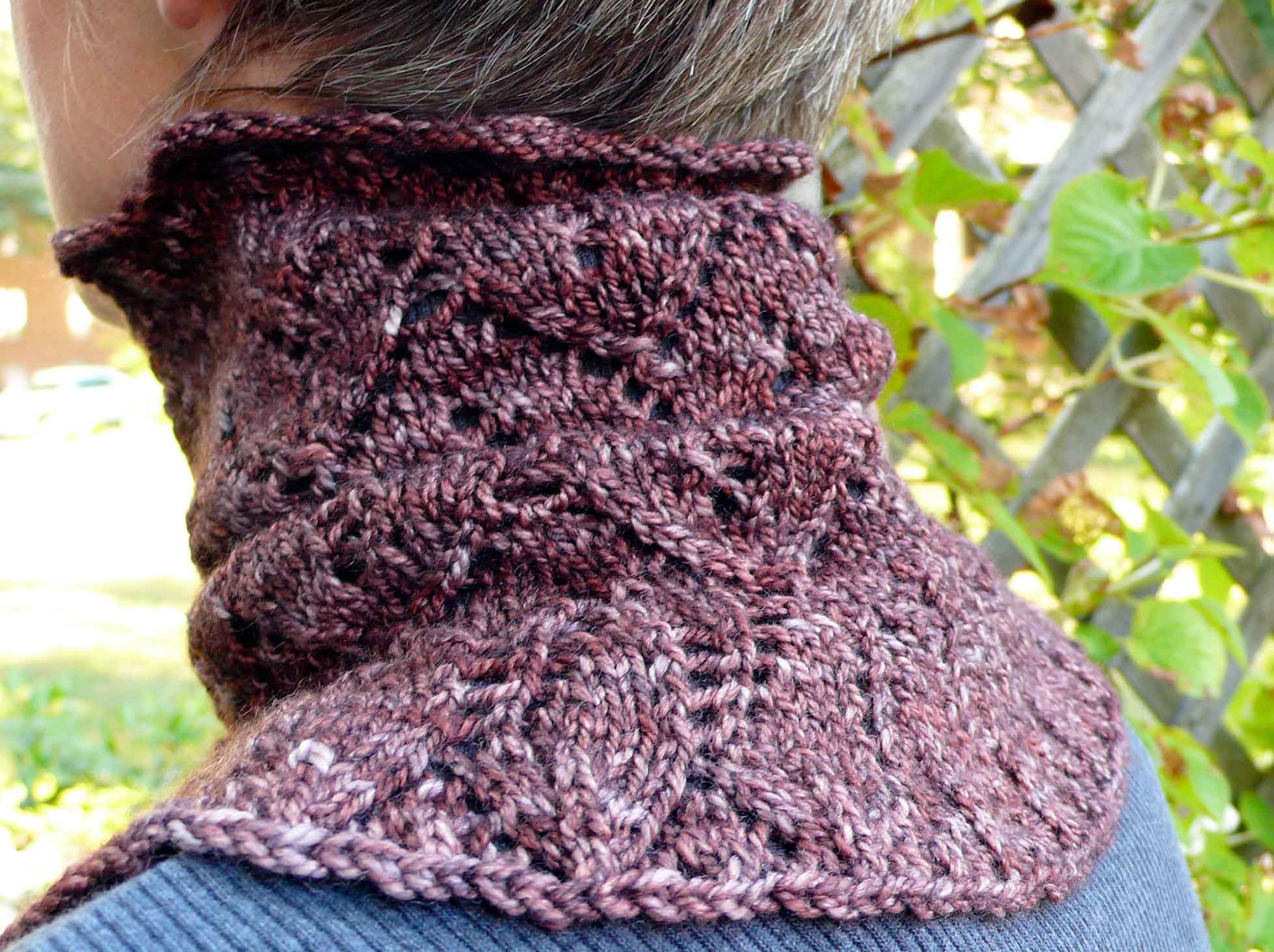 Poinsettia <br/><small>knitting pattern</small>