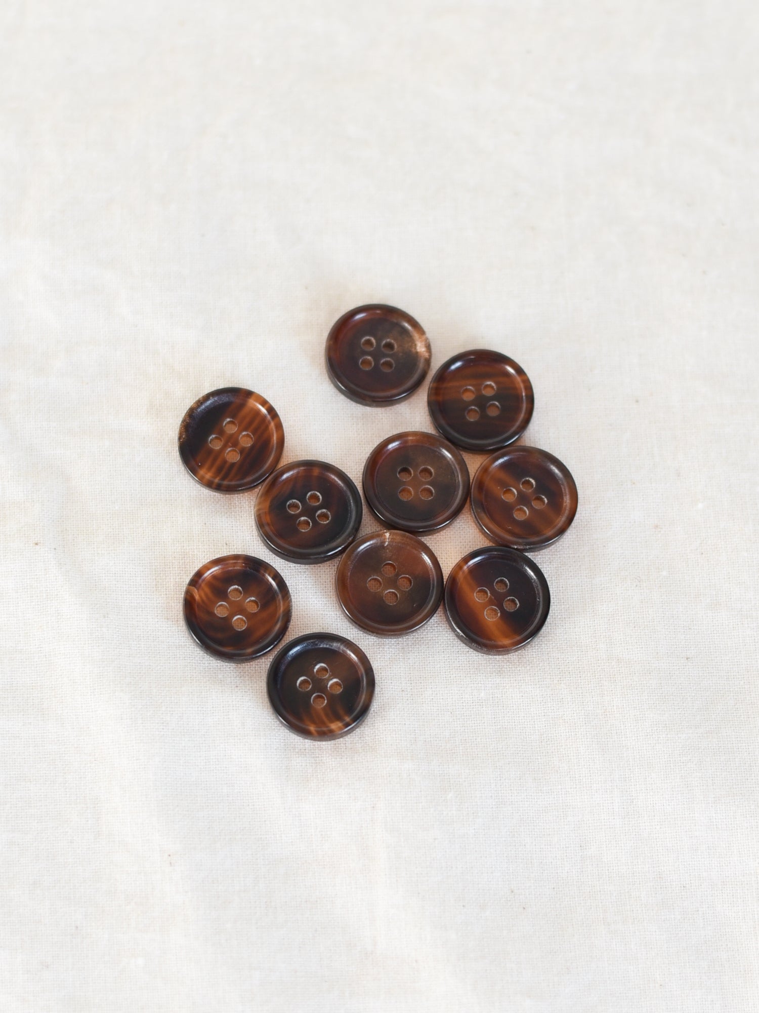 Rosann <br/><small>15mm Buffalo Horn Button</small>
