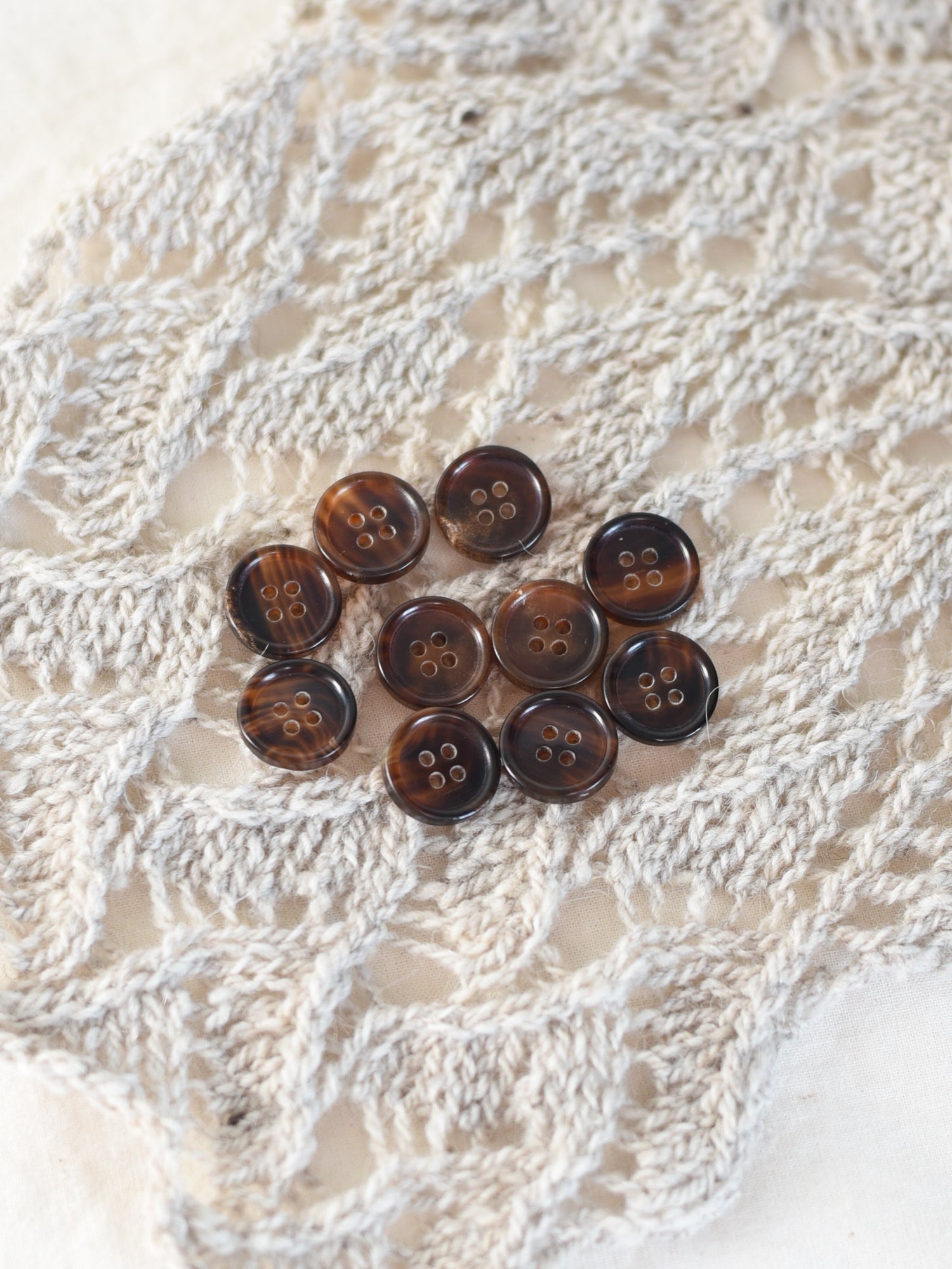 Rosann <br/><small>15mm Buffalo Horn Button</small>