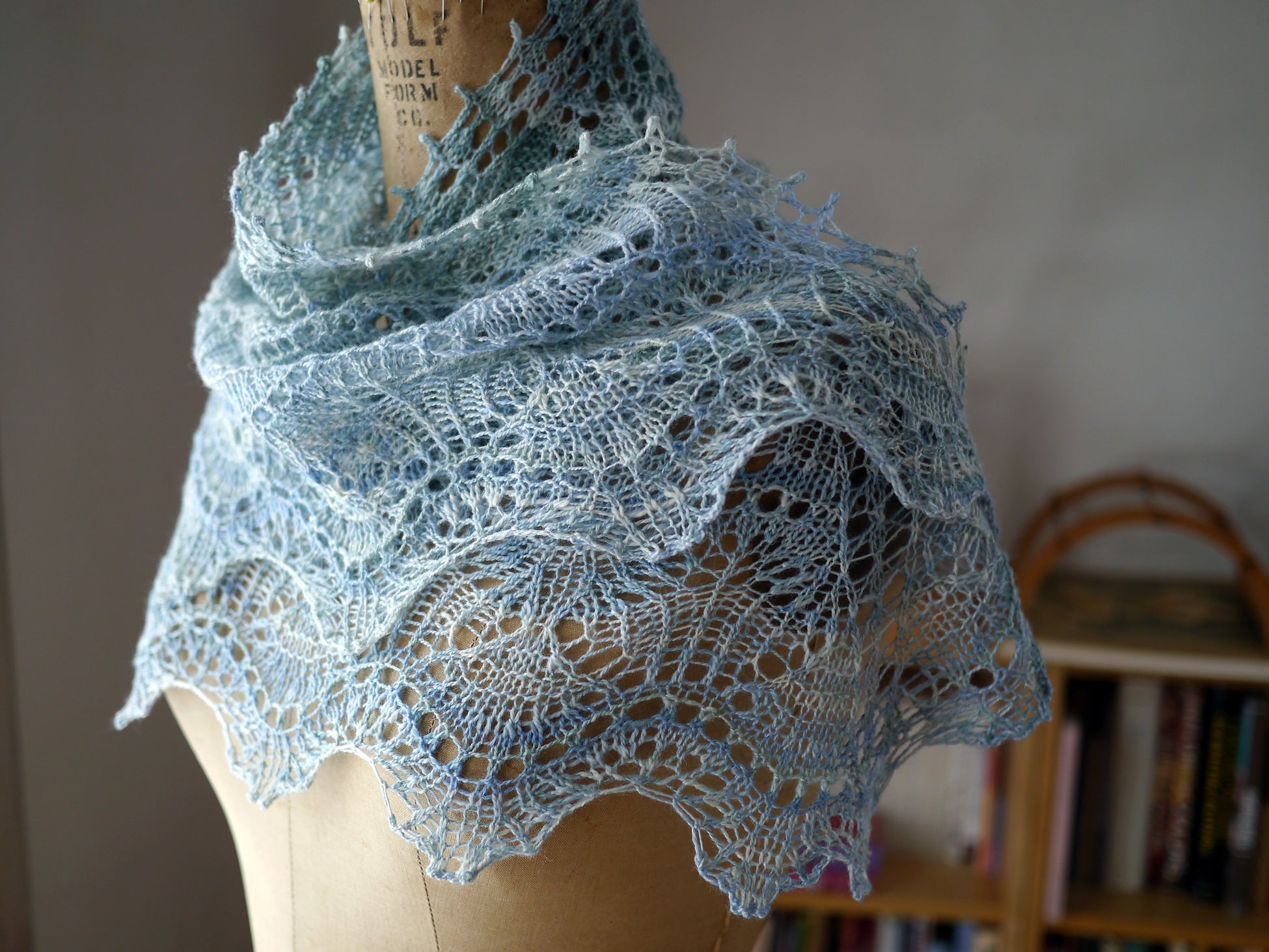 Squall <br/><small> Shawl knitting pattern</small>