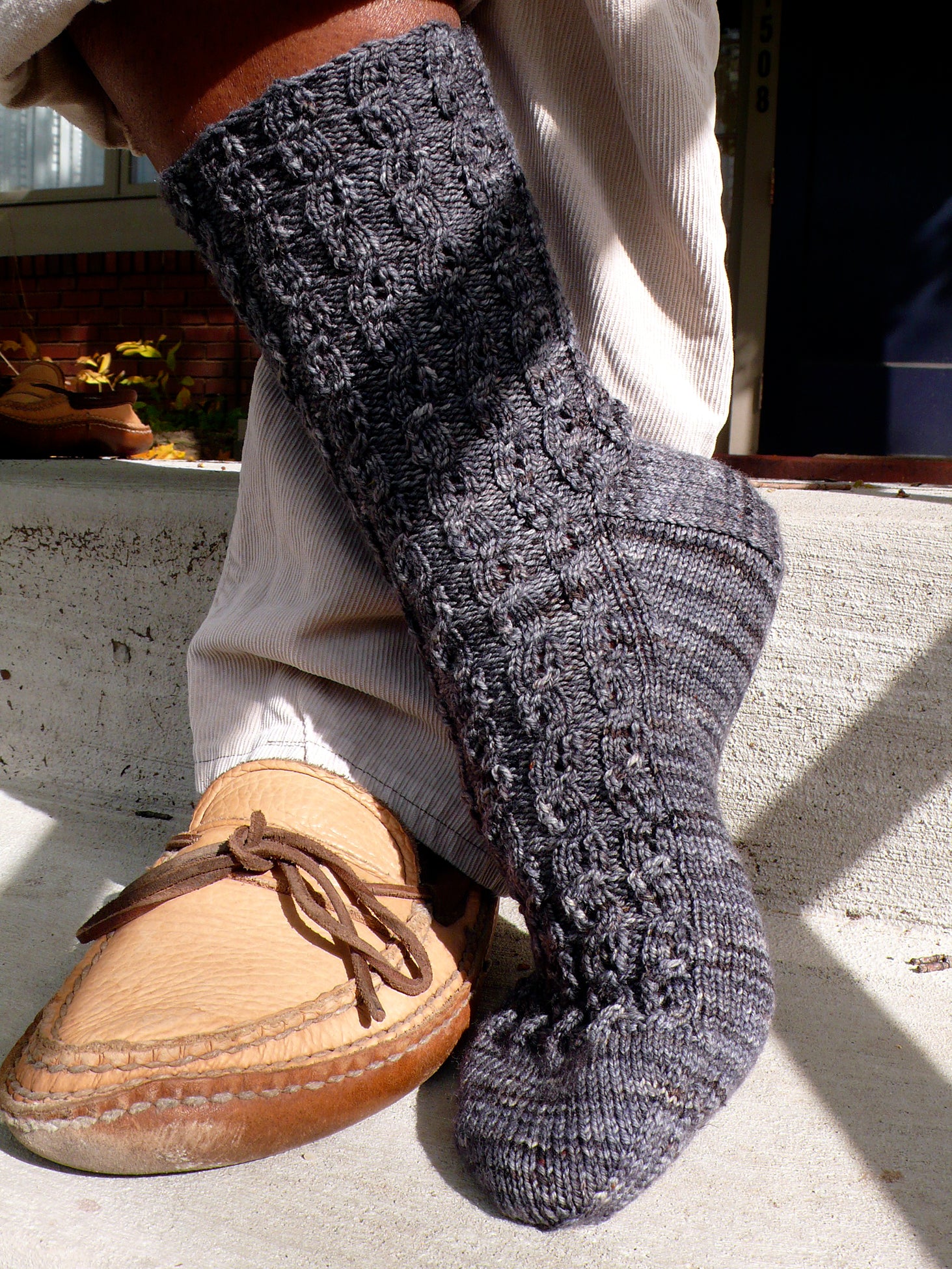 Tottering Cables <br/><small>knitting pattern</small>