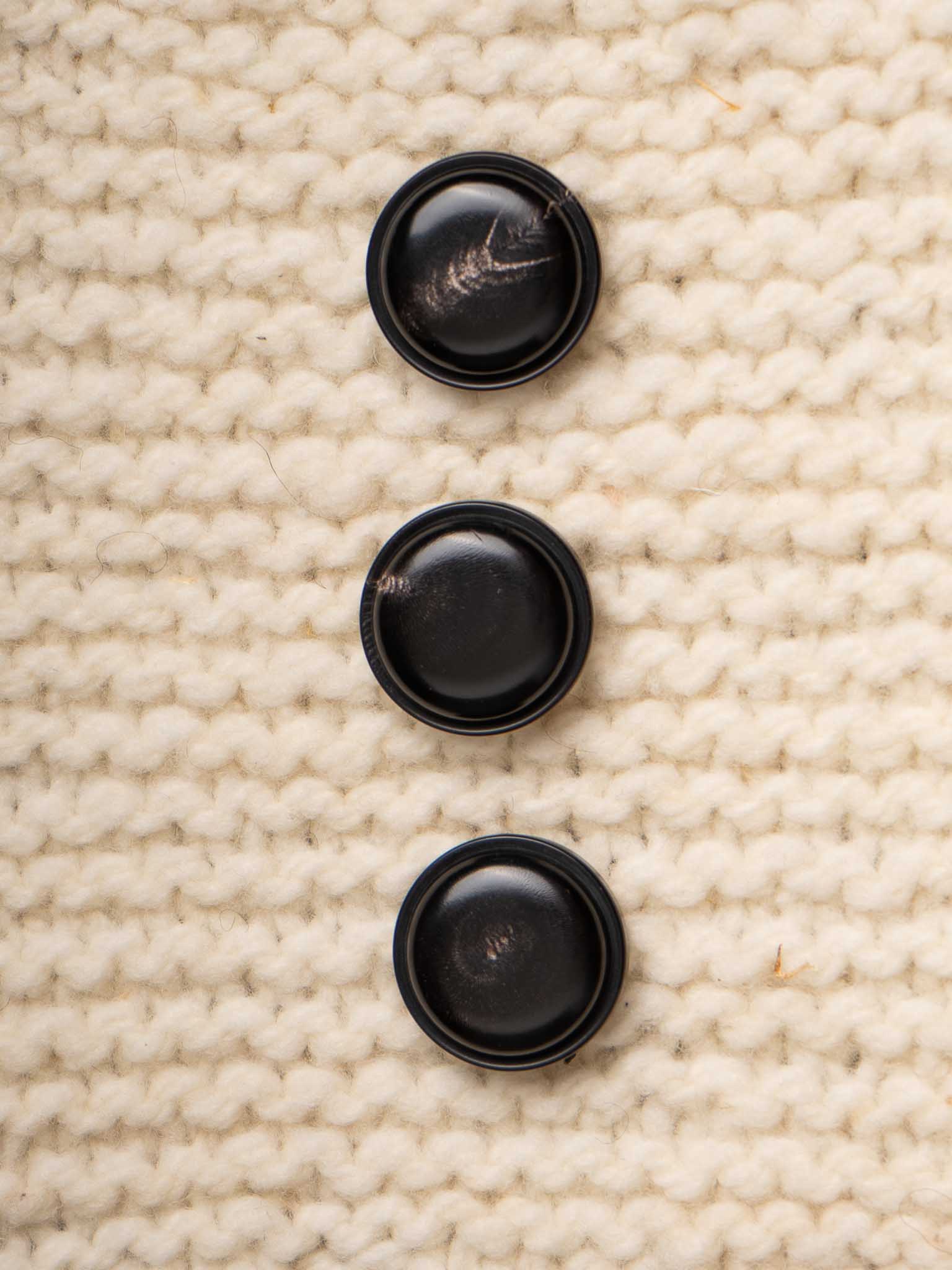 Aspen <br/><small>23mm Horn Button</small>