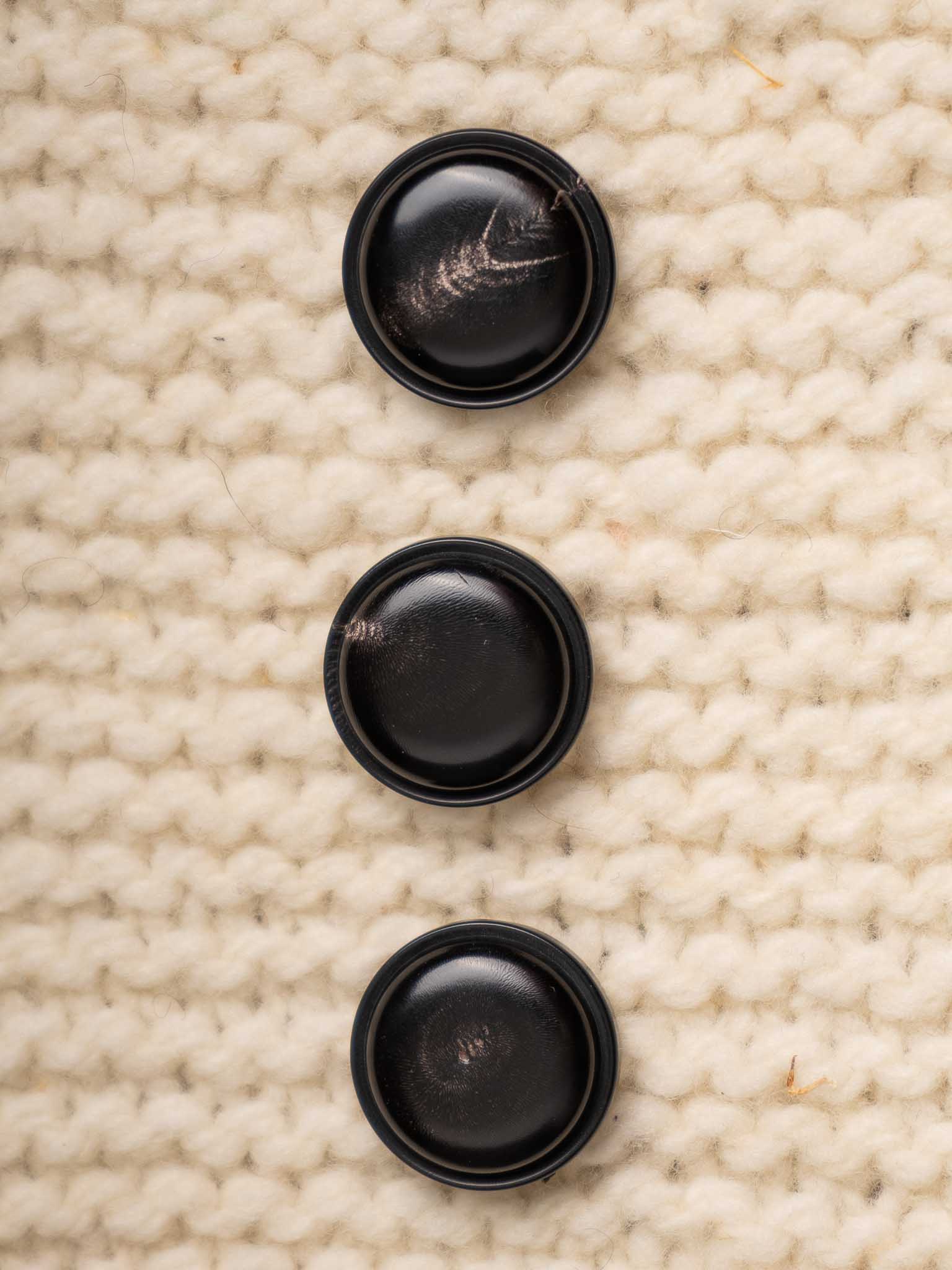 Aspen <br/><small>23mm Horn Button</small>