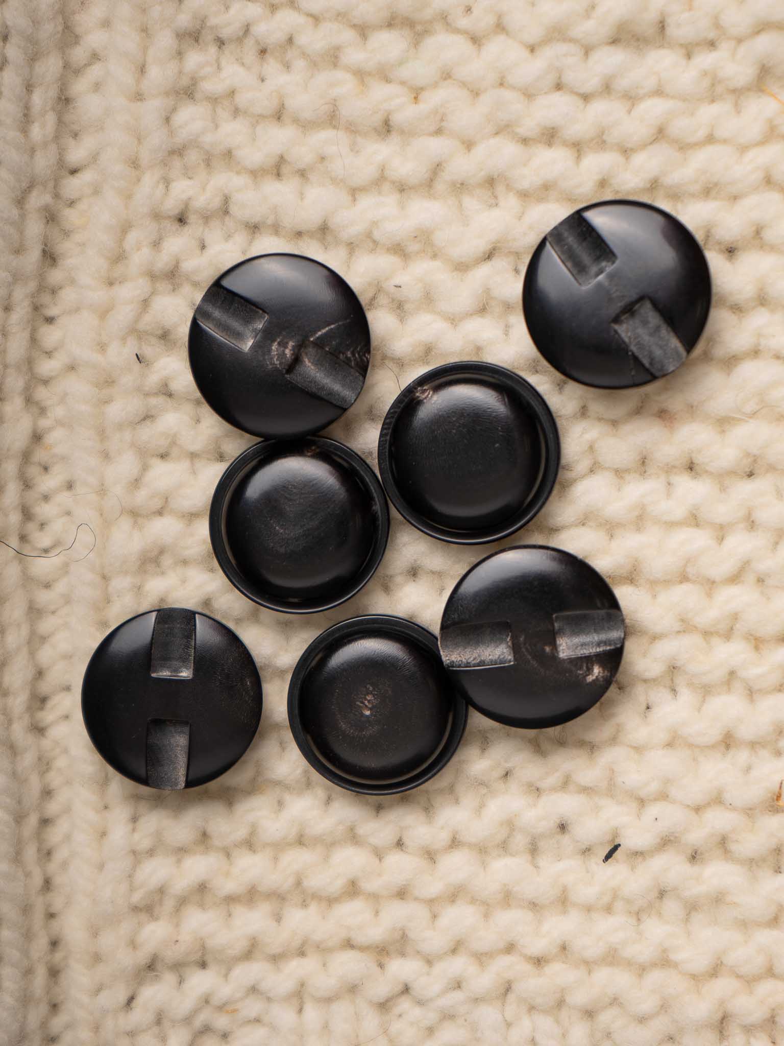 Aspen <br/><small>23mm Horn Button</small>