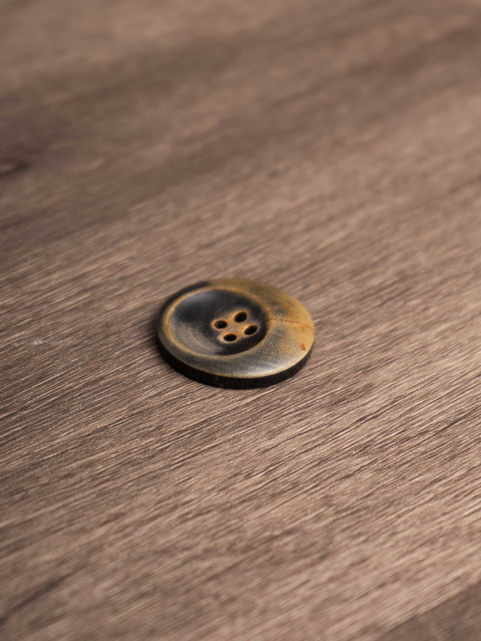 Black Coffee<br/><small>15 - 25mm Horn Button</small>