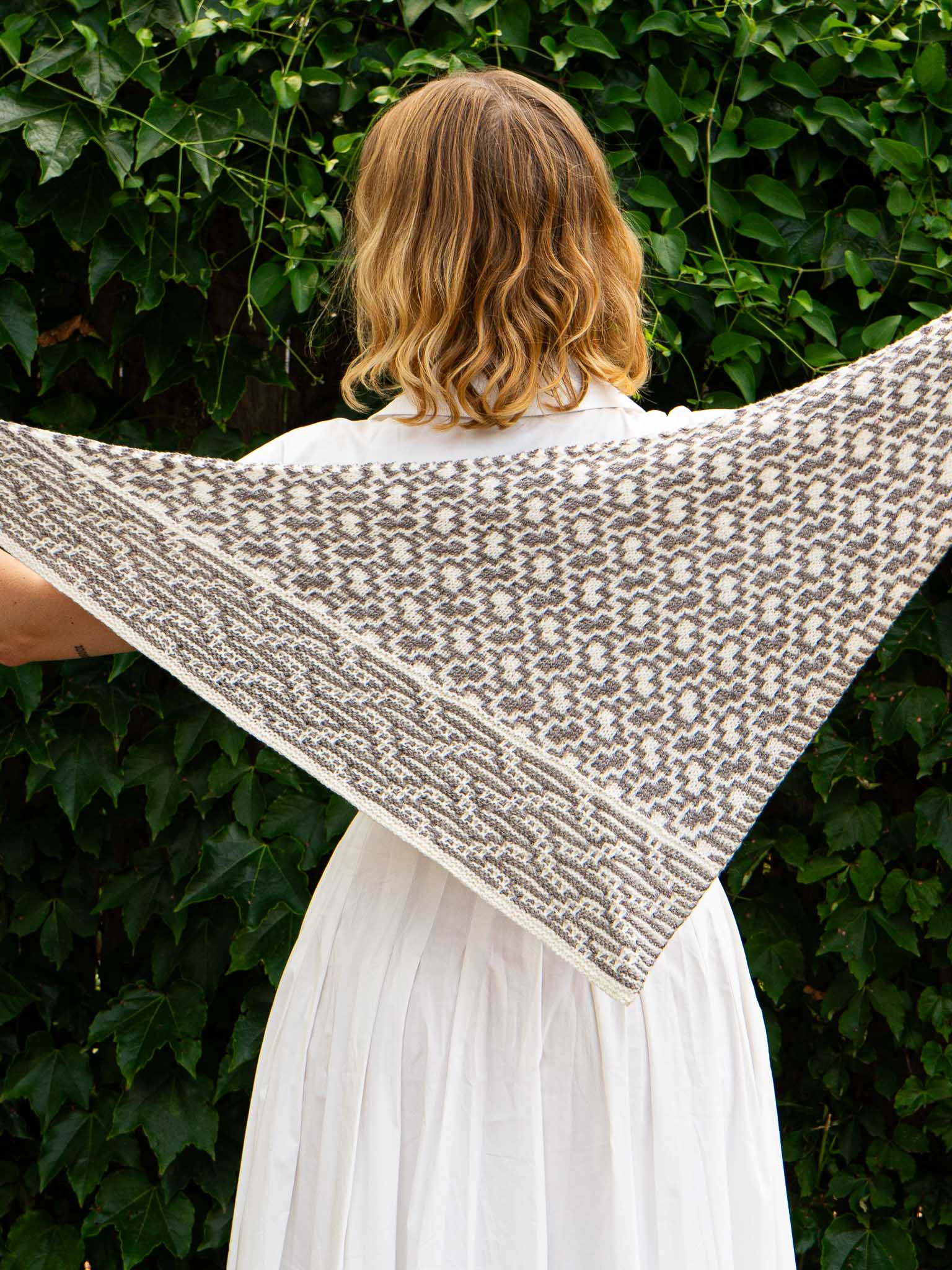 Brocadia<br/><small>shawl knitting pattern</small>