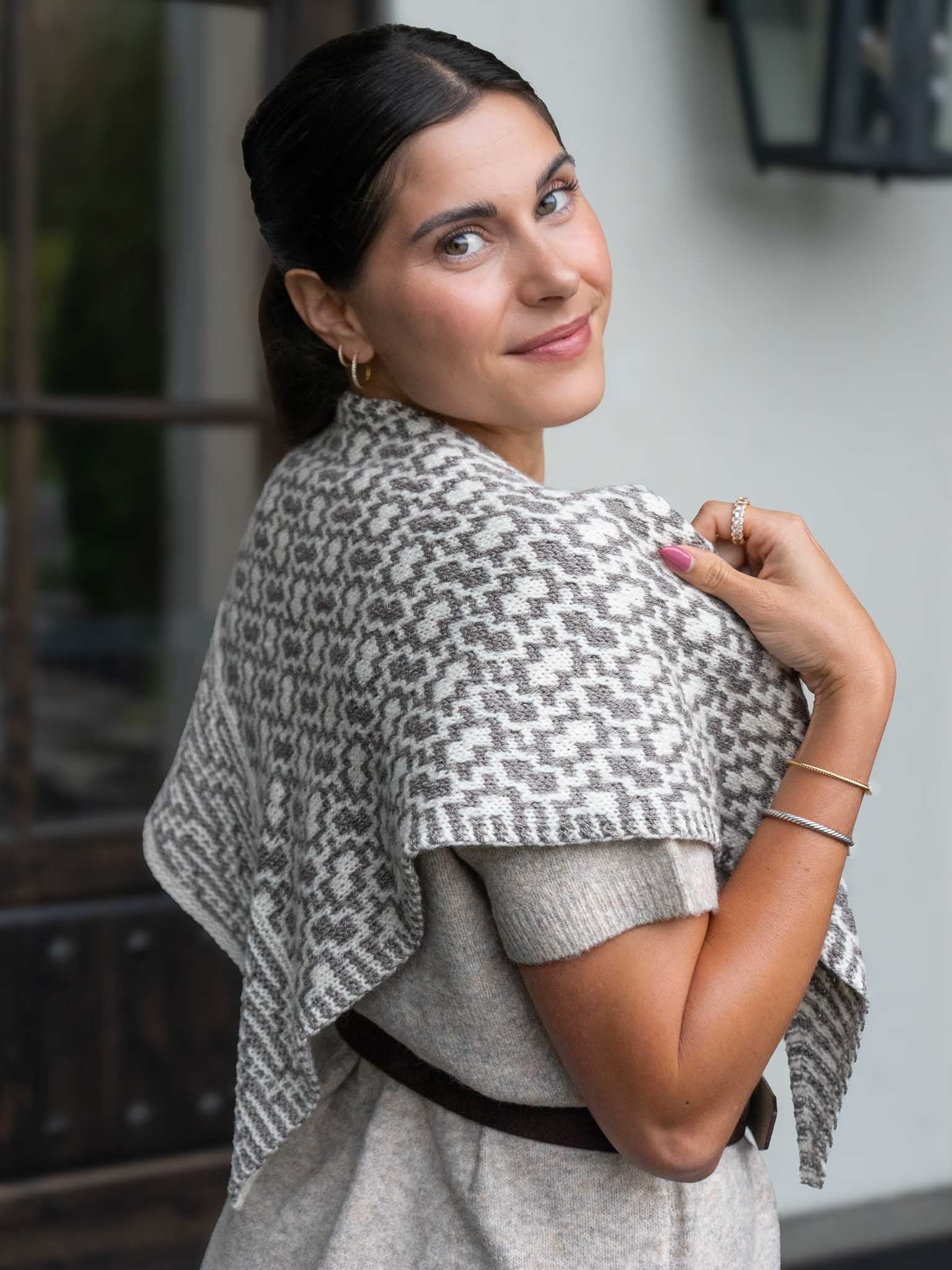 Brocadia Shawl Kit