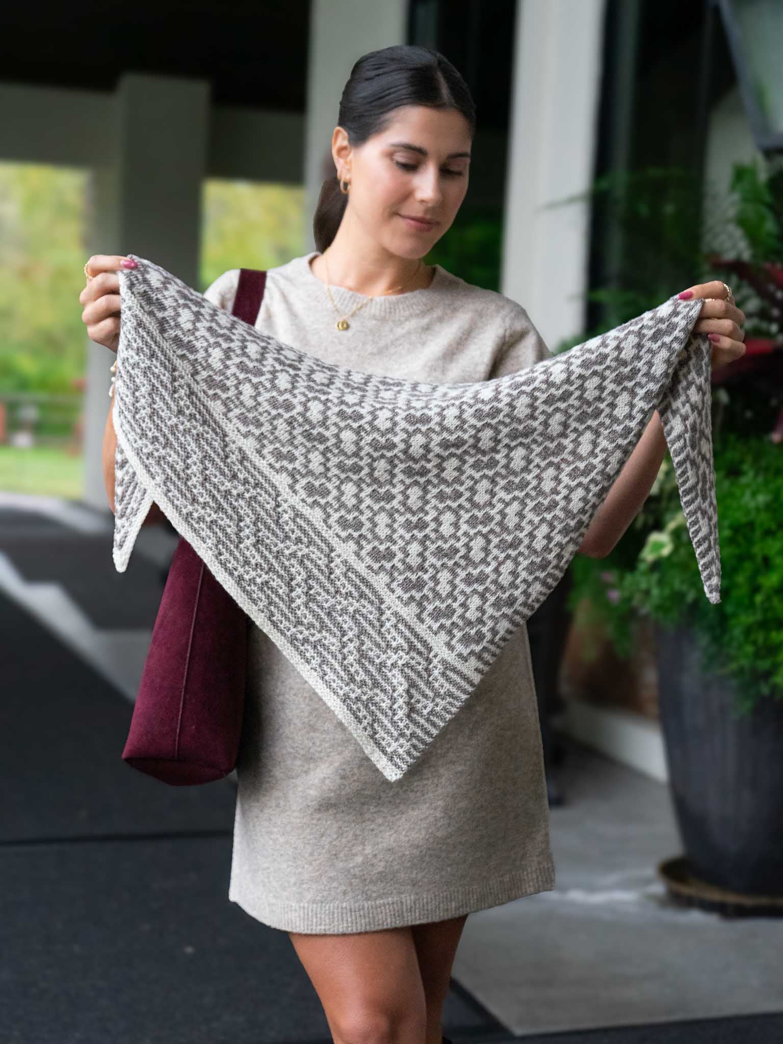 Brocadia<br/><small>shawl knitting pattern</small>