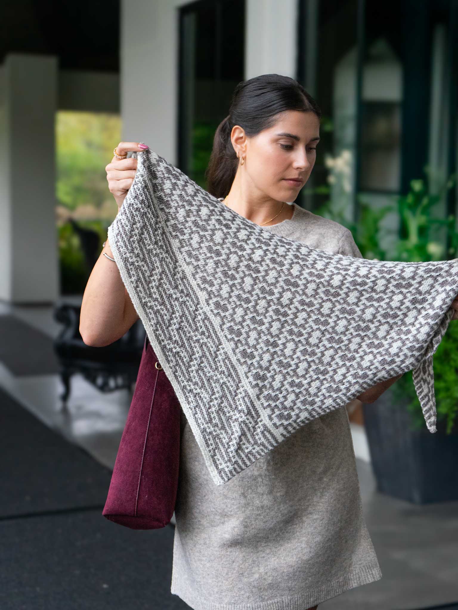 Brocadia<br/><small>shawl knitting pattern</small>