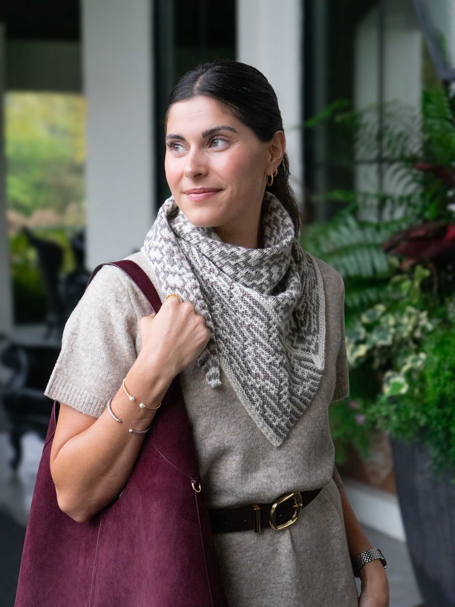 Brocadia<br/><small>shawl knitting pattern</small>