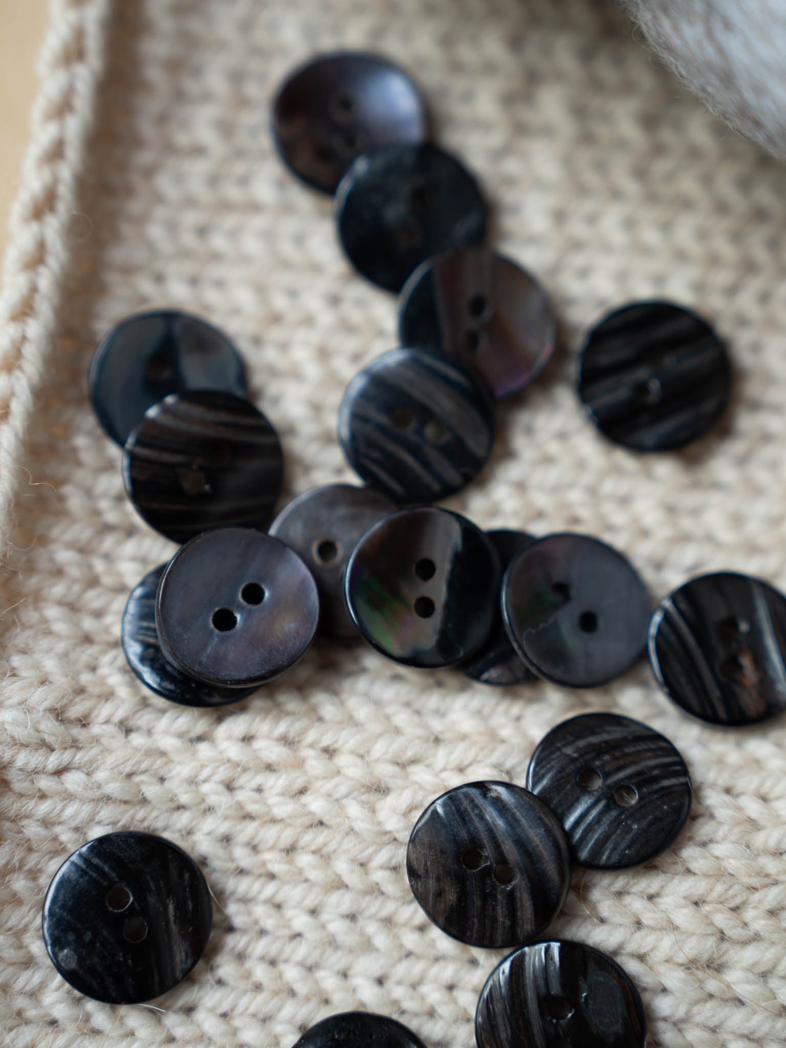 Brown Agoya Shell Buttons 18mm