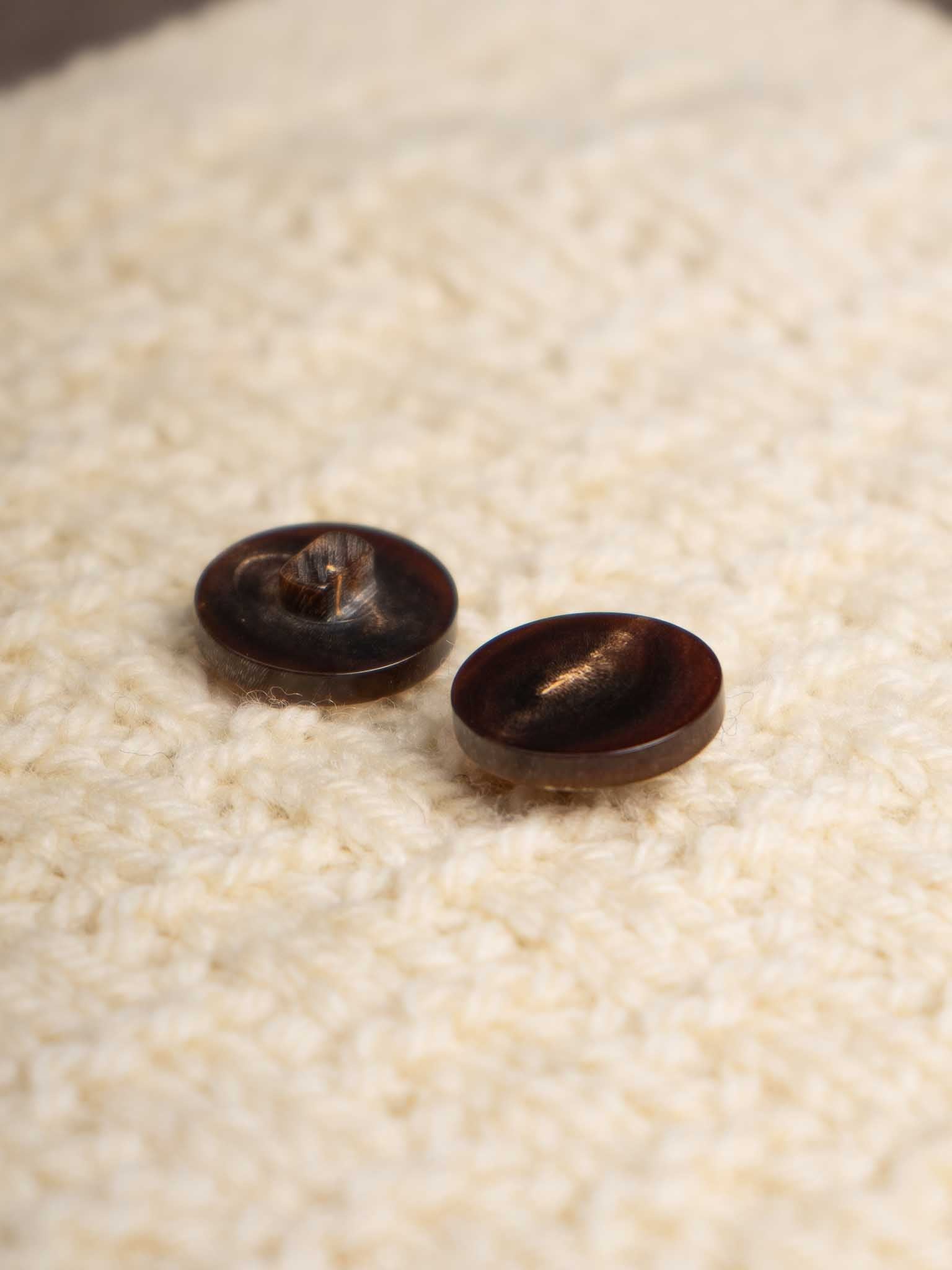 Cherry <br/><small>18mm Horn Button</small>