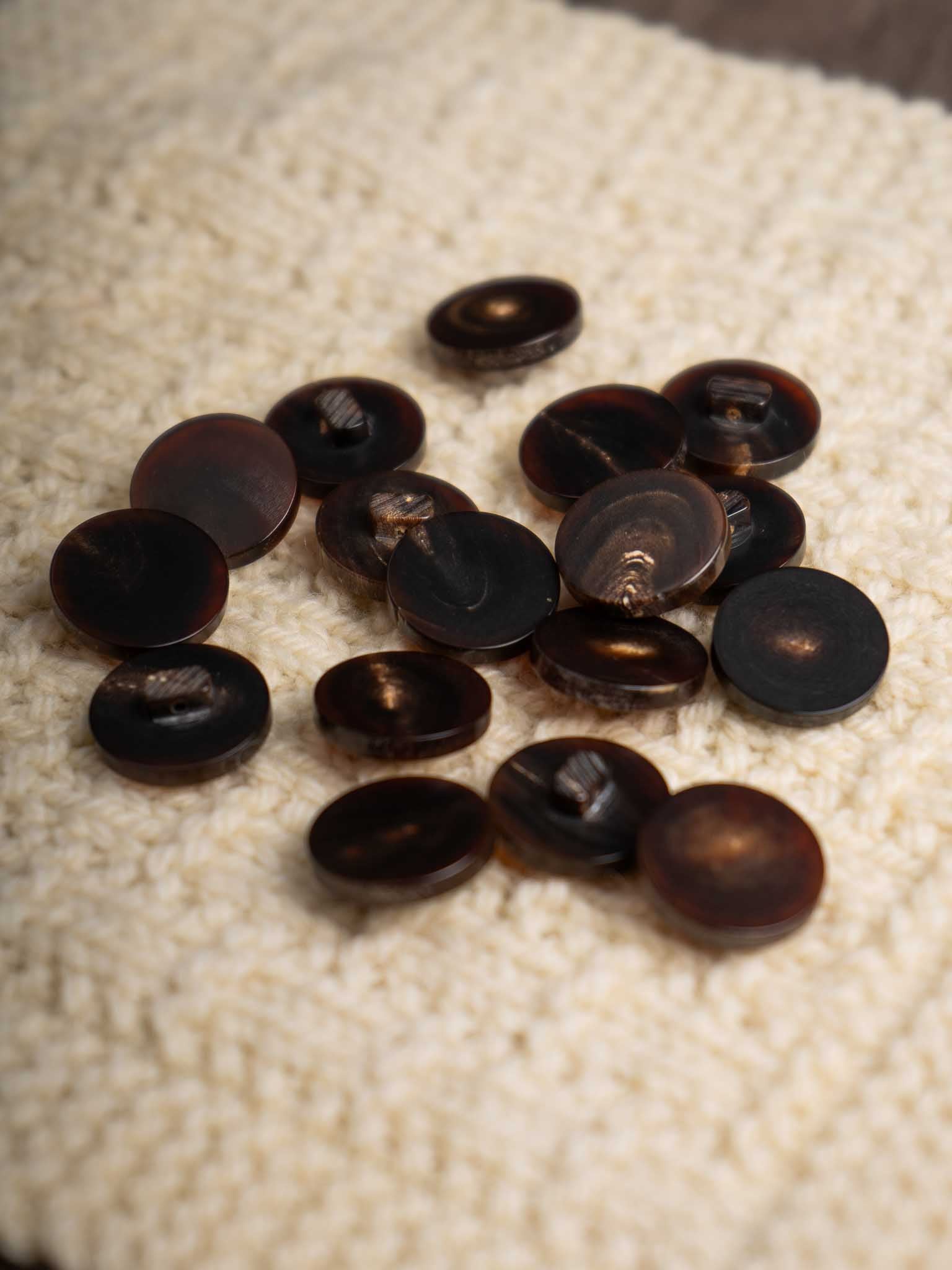 Cherry <br/><small>18mm Horn Button</small>