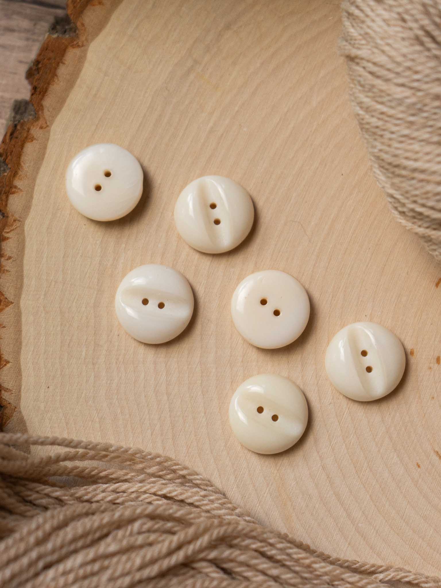 Dogwood <br/><small>Vintage Glass Button</small>