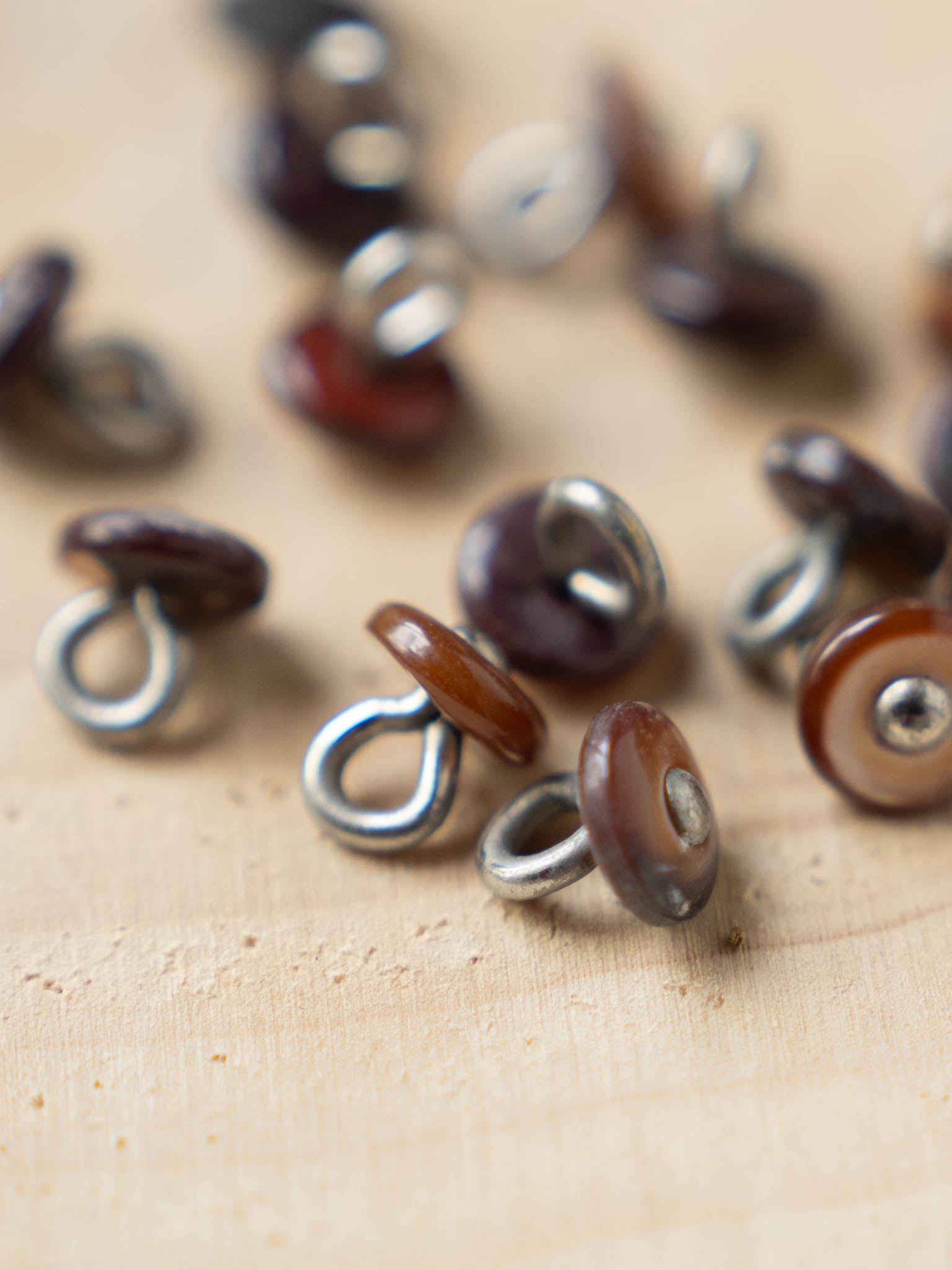 Dot <br/><small>5mm Mother of Pearl Button Set</small>