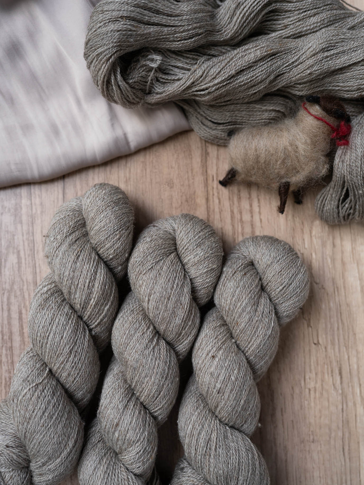 Finn Fancy Lace Finn & Silk