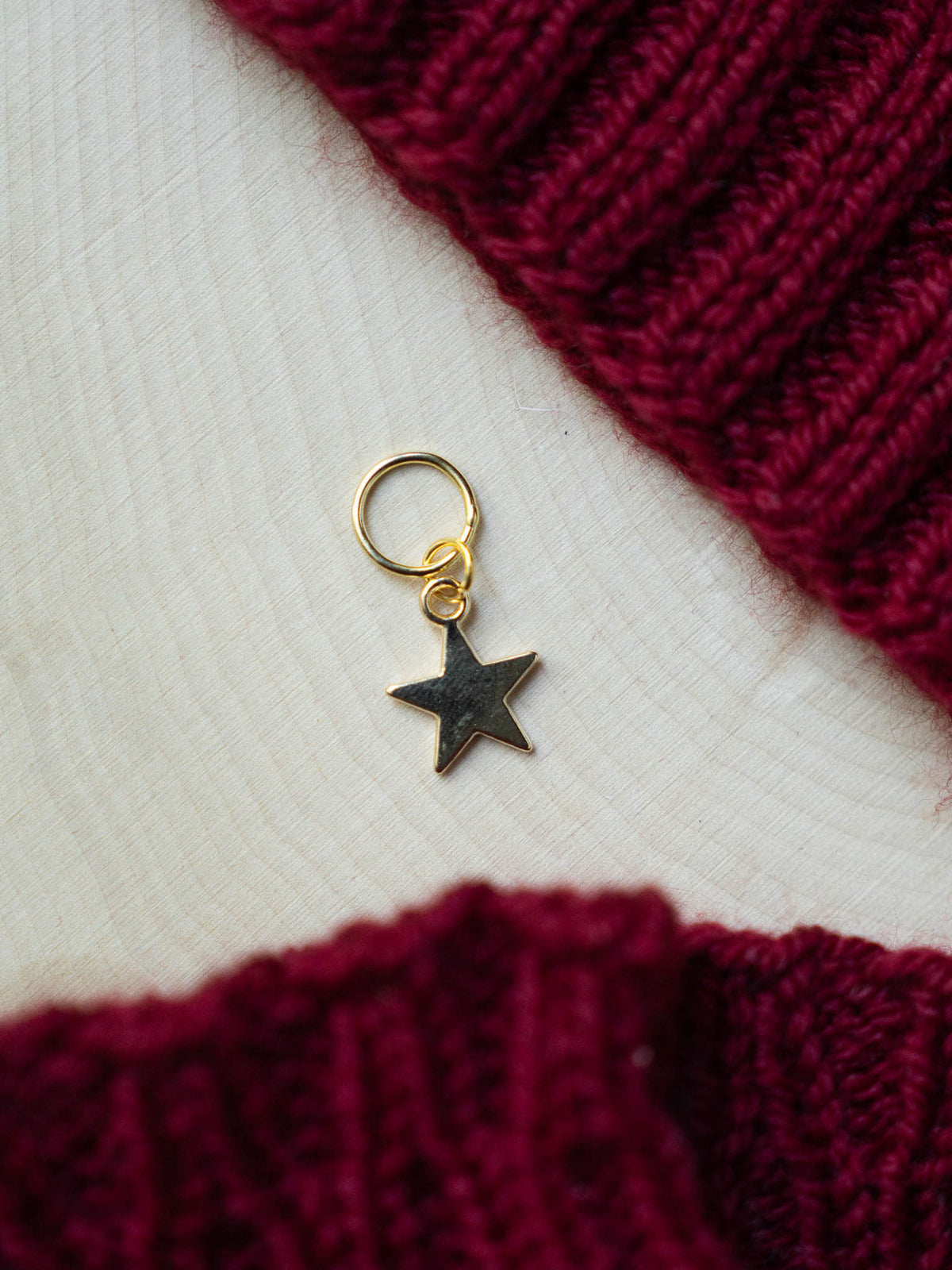 Gold Star Stitch Marker & Progress Keeper for Knitting – Seamless Ring
