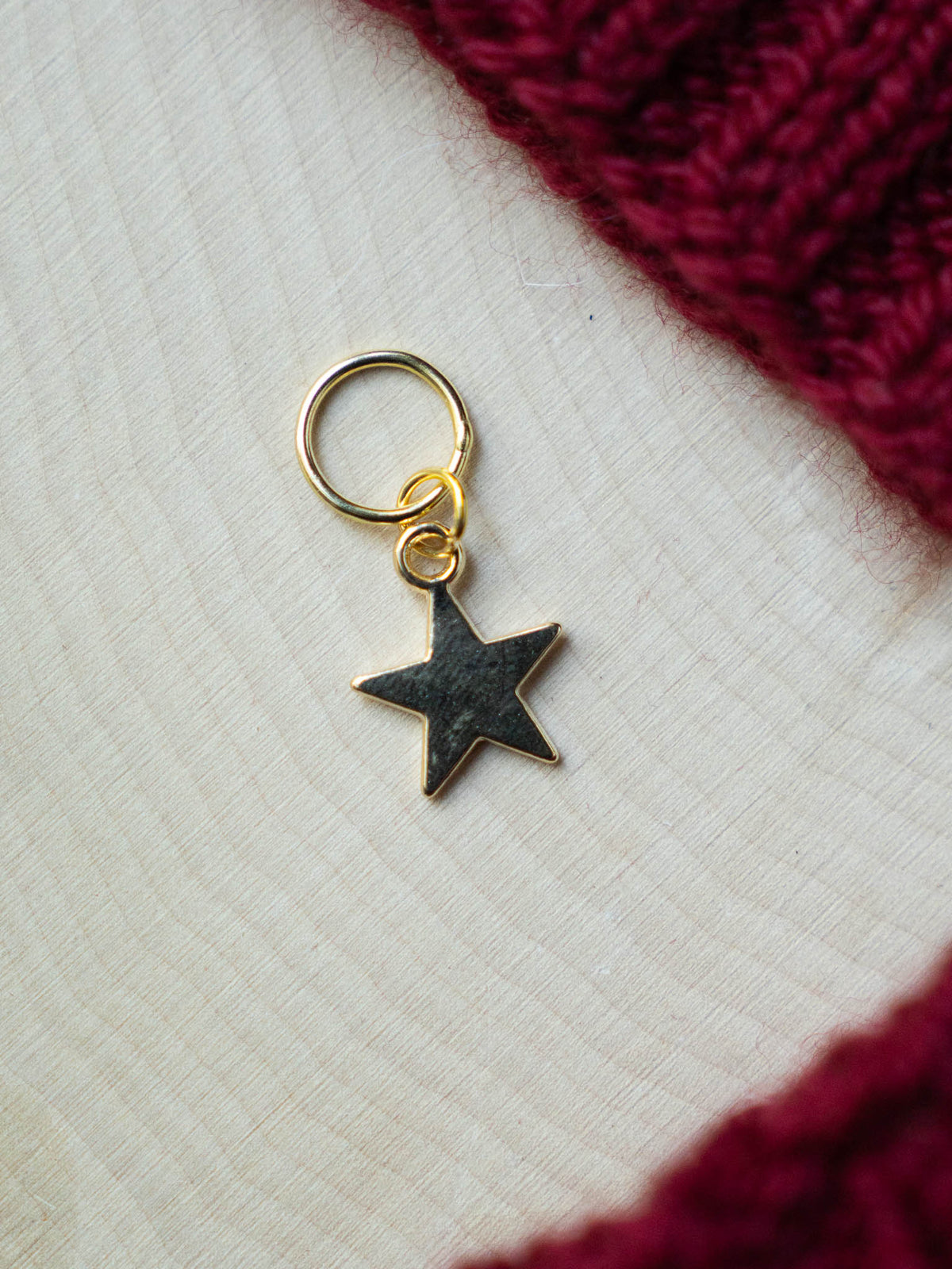 Gold Star Stitch Marker & Progress Keeper for Knitting – Seamless Ring