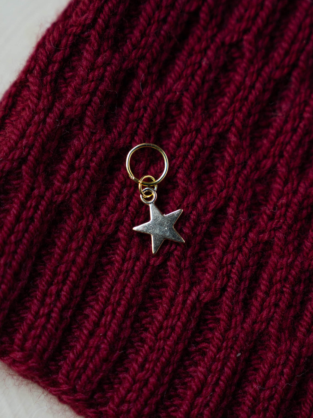 Gold Star Stitch Marker & Progress Keeper for Knitting – Seamless Ring