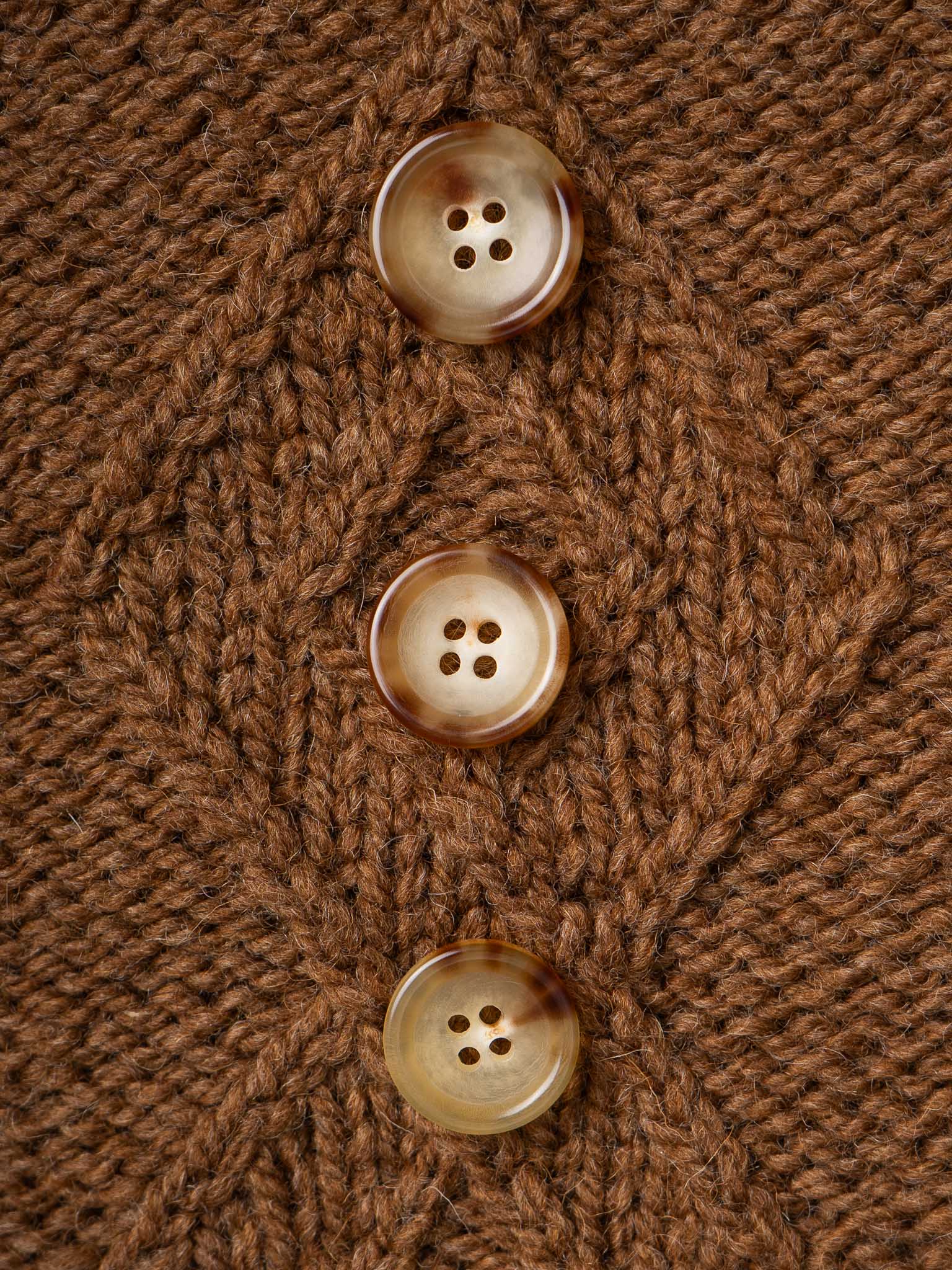 Ivy <br/><small> 18mm Horn Button</small>